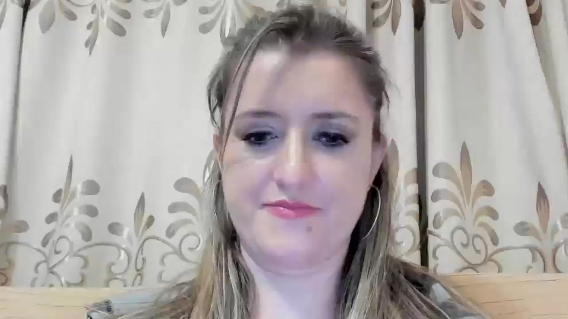 Gallery image thumbnail from BestDream's myfreecams stream on, 05/16/2024, 24:18 image 13 of 20