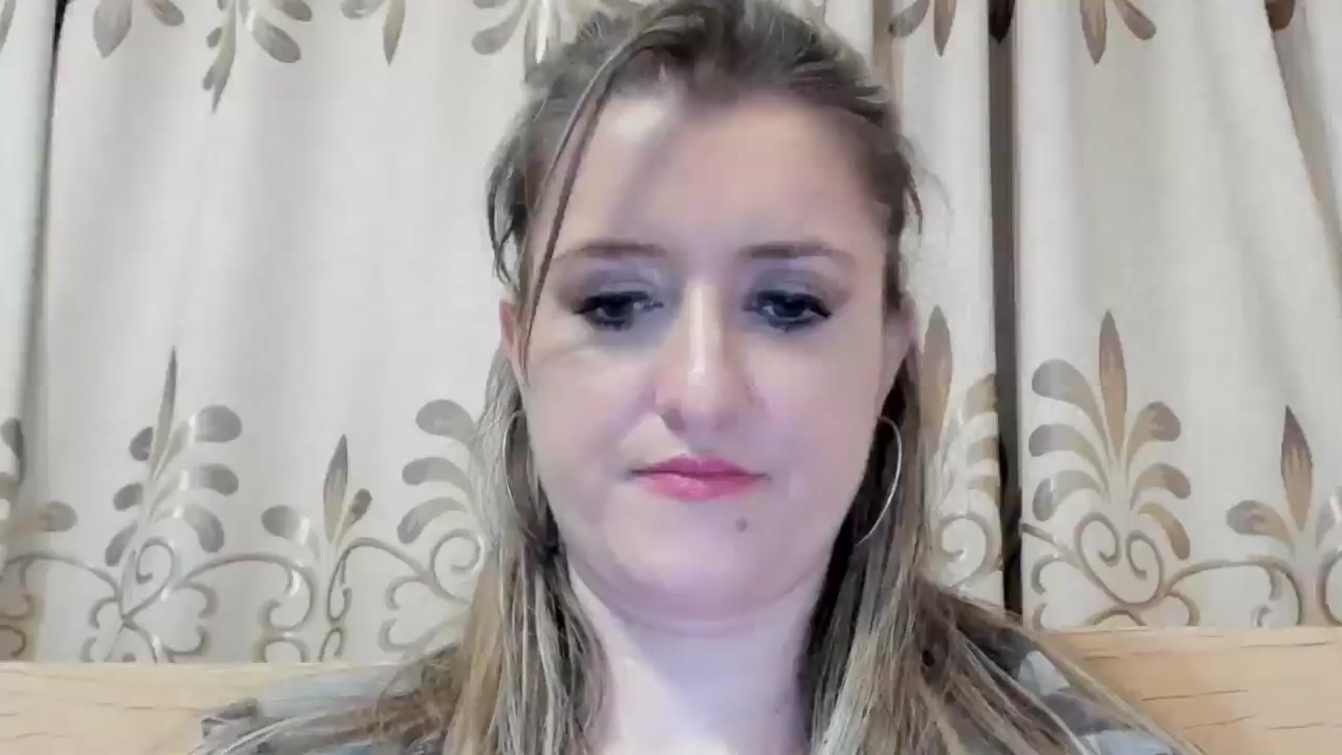 Gallery image thumbnail from BestDream's myfreecams stream on, 05/16/2024, 24:18 image 9 of 20