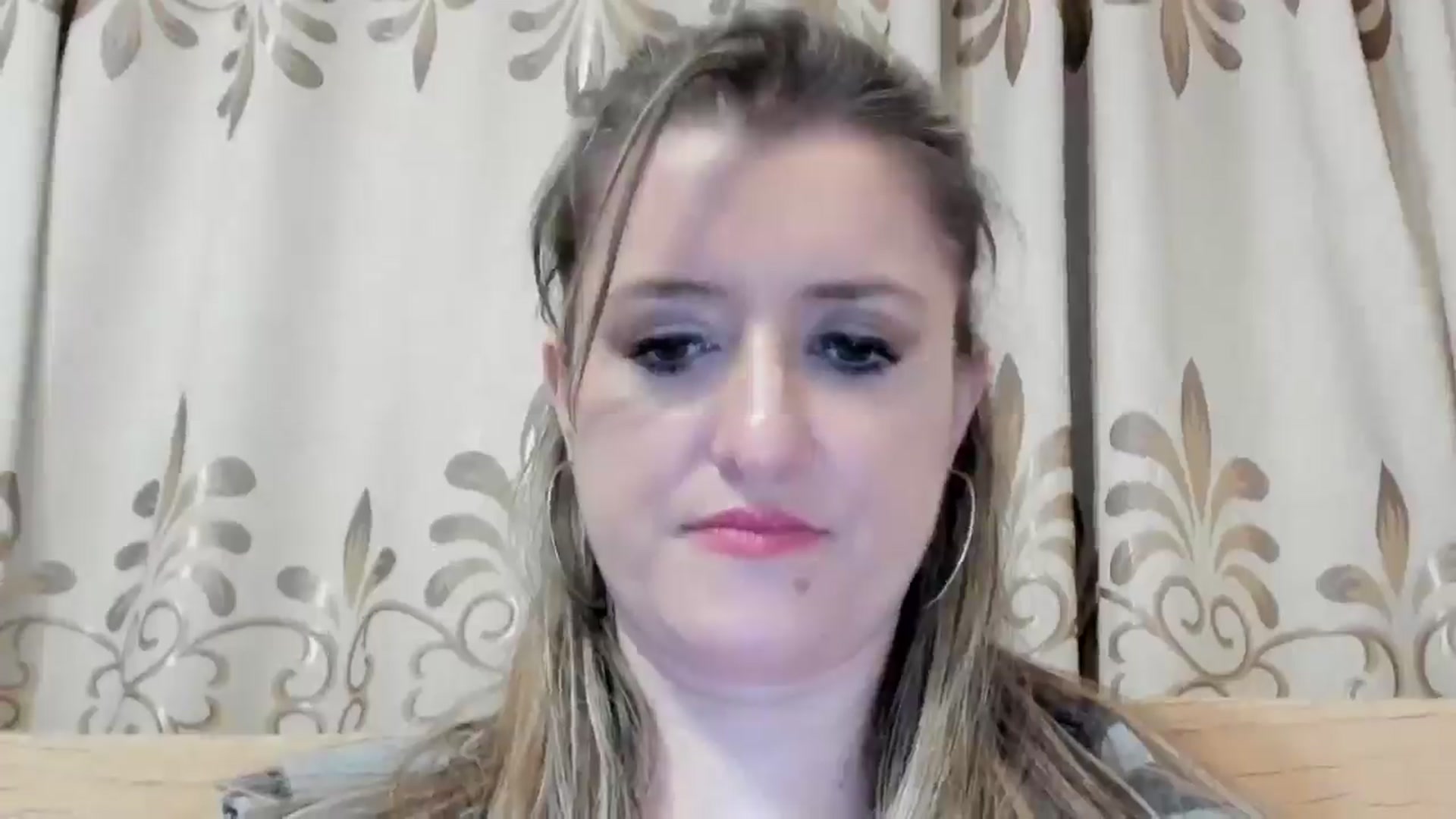 Gallery image thumbnail from BestDream's myfreecams stream on, 05/16/2024, 24:18 image 12 of 20