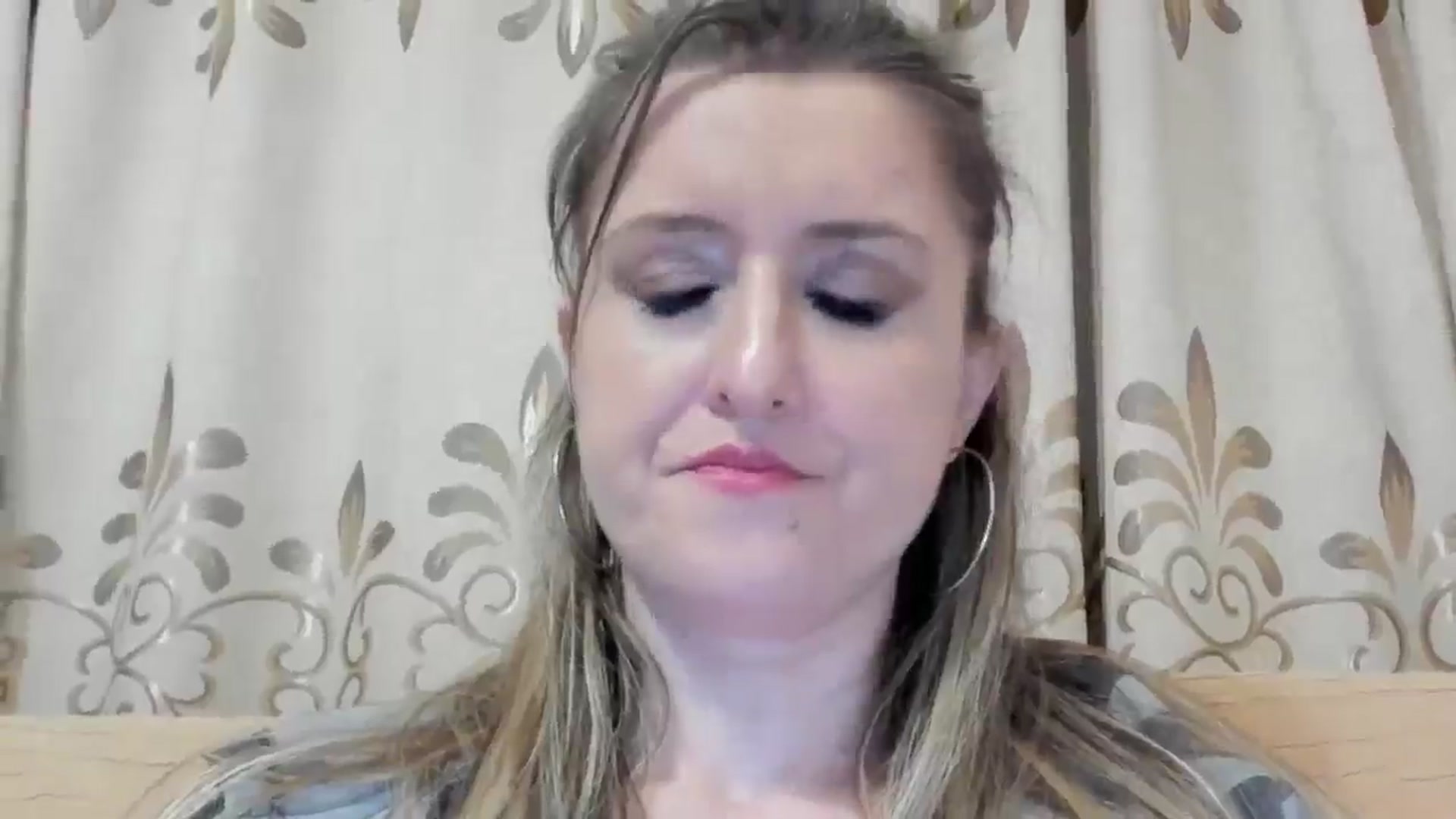 Gallery image thumbnail from BestDream's myfreecams stream on, 05/16/2024, 24:18 image 6 of 20