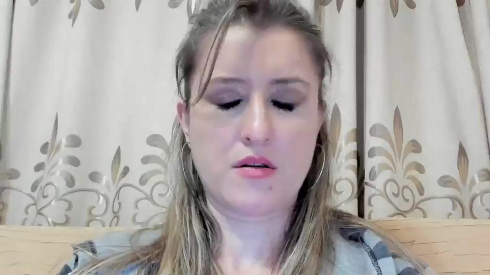 Gallery image thumbnail from BestDream's myfreecams stream on, 05/16/2024, 24:37 image 1 of 20