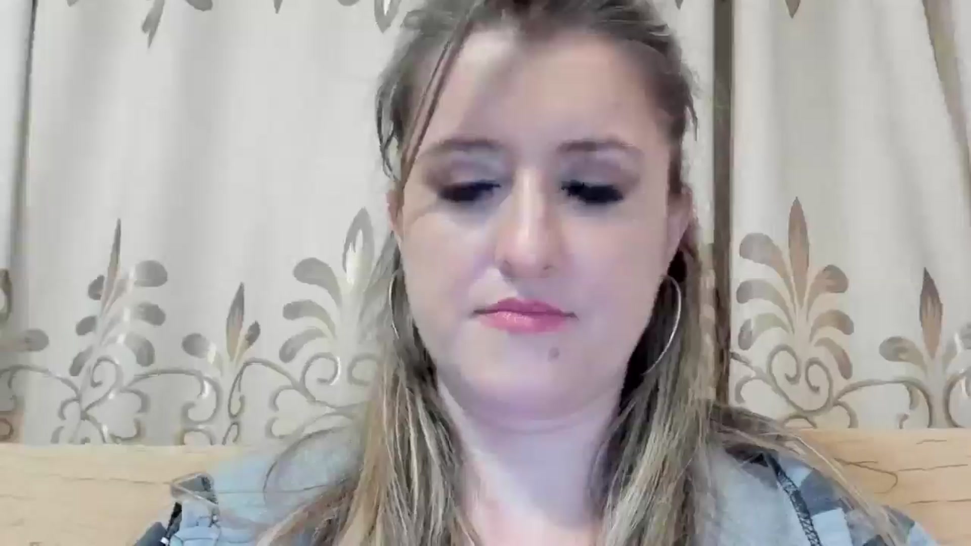 Gallery image thumbnail from BestDream's myfreecams stream on, 05/16/2024, 24:37 image 17 of 20
