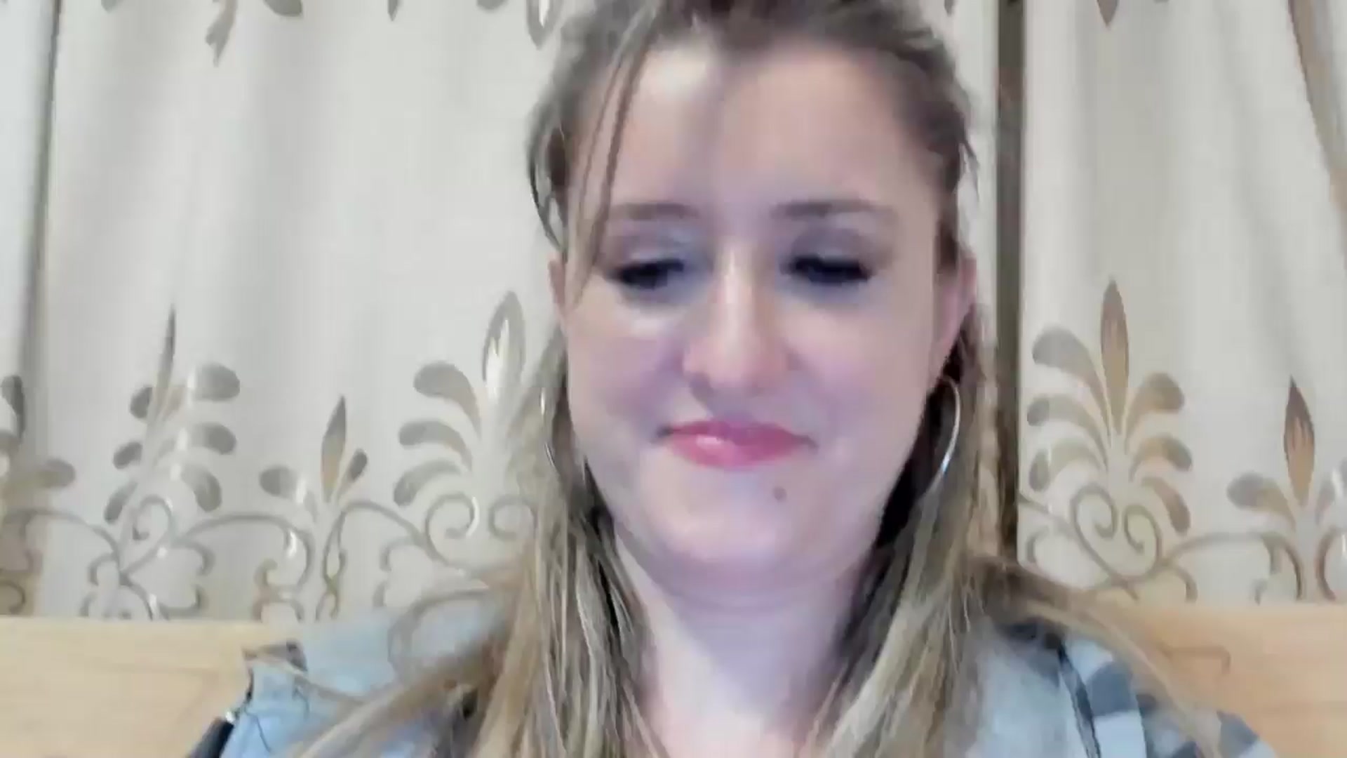 Gallery image thumbnail from BestDream's myfreecams stream on, 05/16/2024, 24:37 image 6 of 20