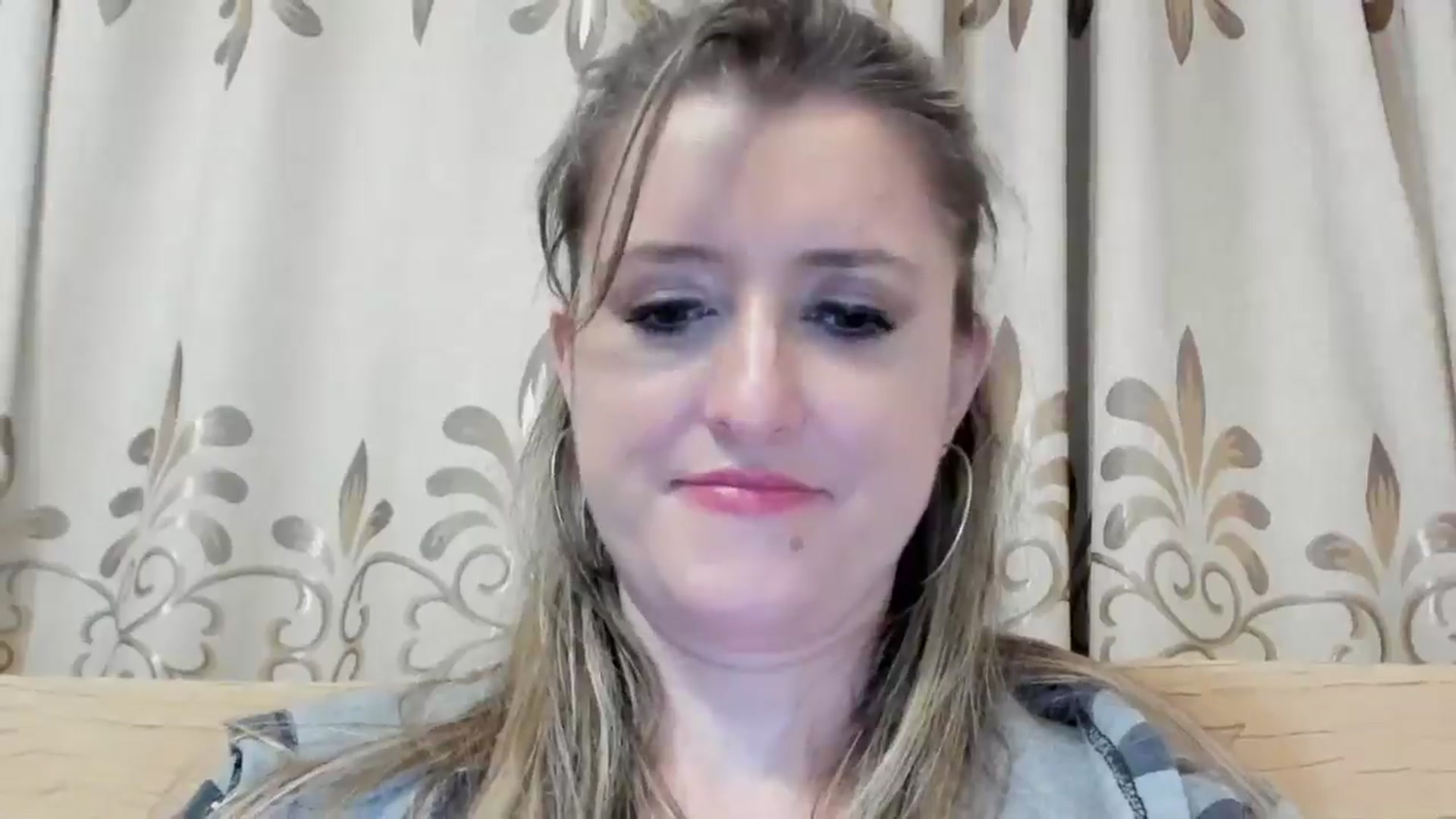 Gallery image thumbnail from BestDream's myfreecams stream on, 05/16/2024, 24:37 image 4 of 20