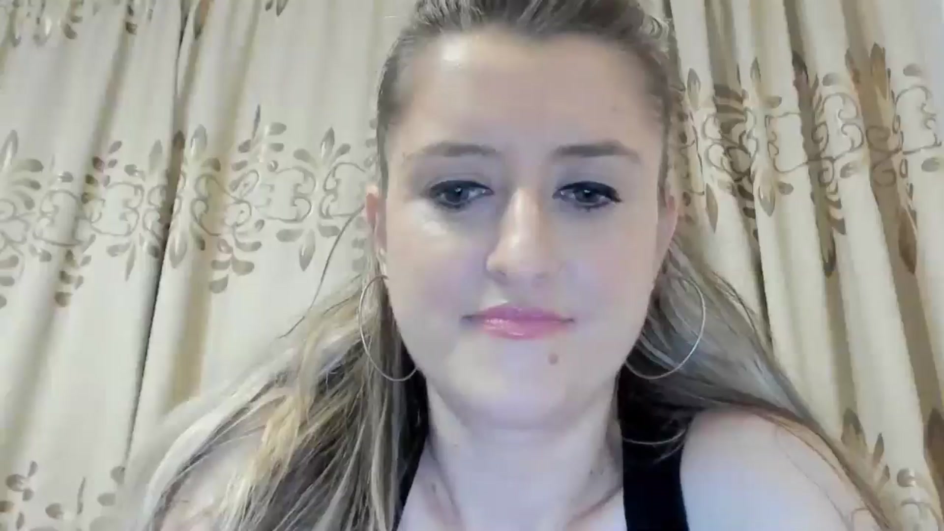 Gallery image thumbnail from BestDream's myfreecams stream on, 05/16/2024, 21:15 image 10 of 20