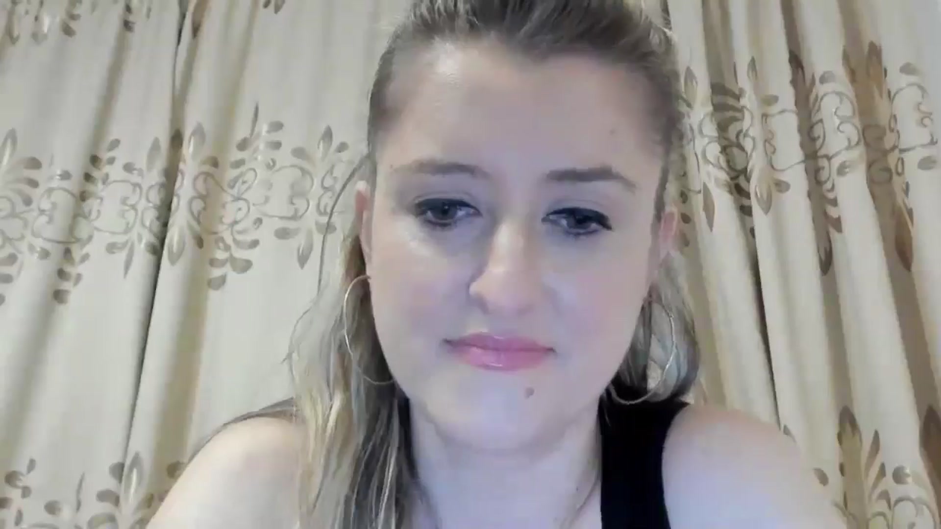 Gallery image thumbnail from BestDream's myfreecams stream on, 05/16/2024, 21:15 image 15 of 20