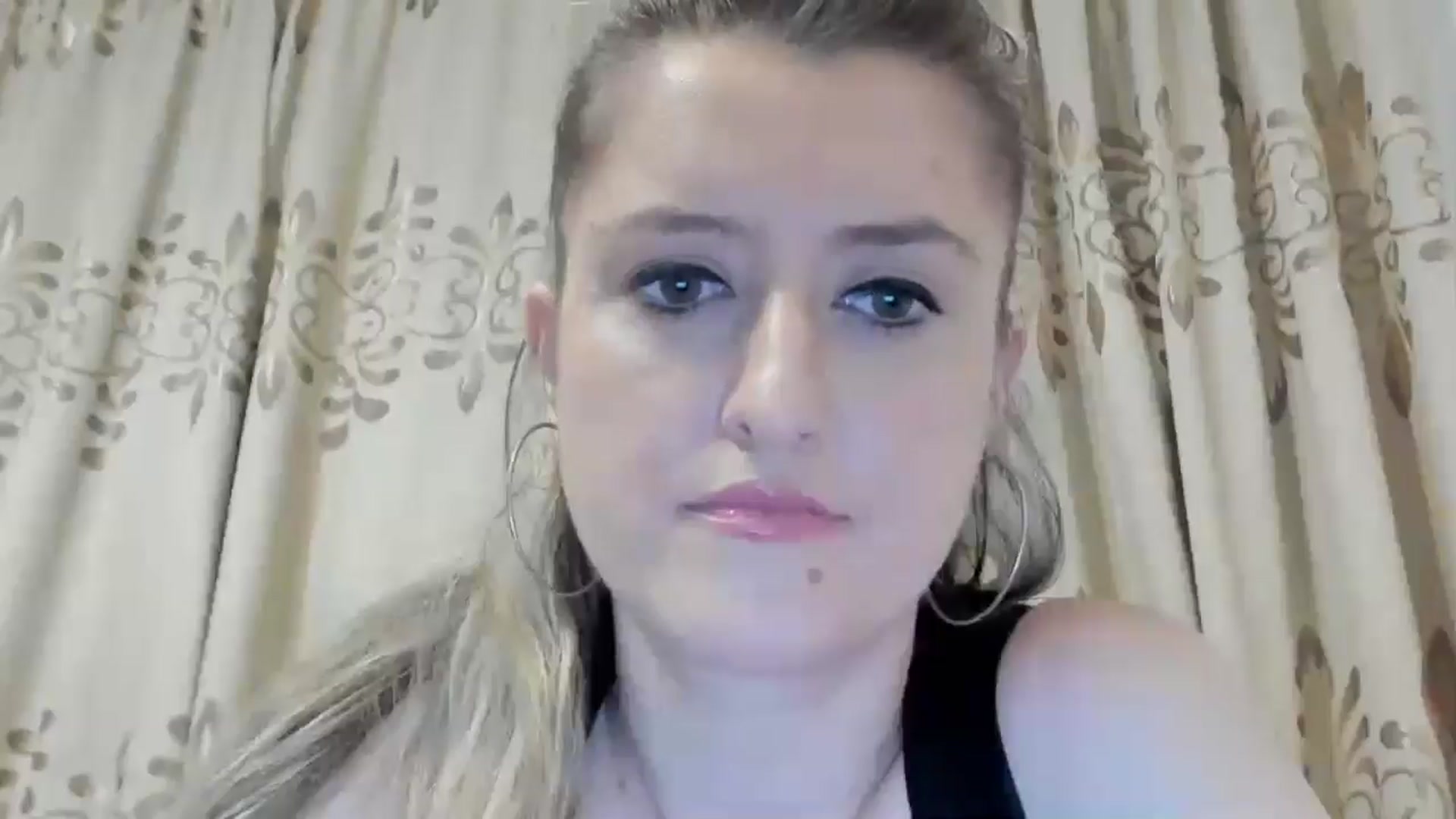 Gallery image thumbnail from BestDream's myfreecams stream on, 05/16/2024, 21:15 image 14 of 20