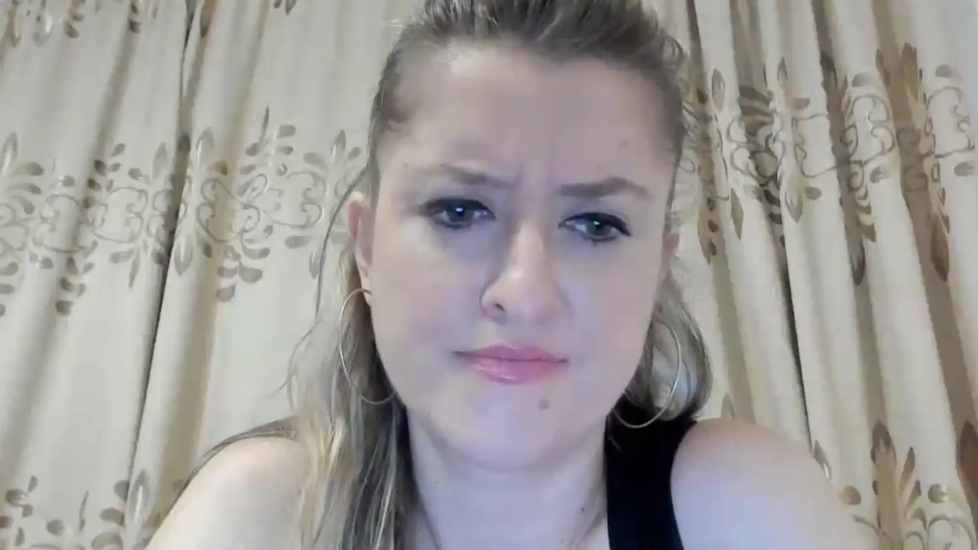 Gallery image thumbnail from BestDream's myfreecams stream on, 05/16/2024, 21:15 image 16 of 20
