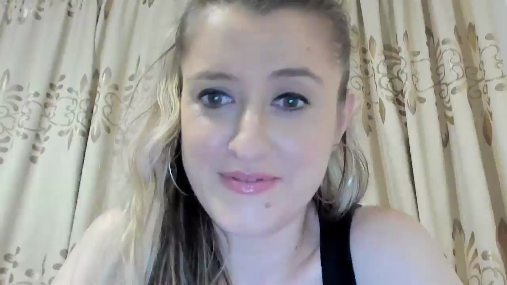 Gallery image thumbnail from BestDream's myfreecams stream on, 05/16/2024, 21:15 image 1 of 20