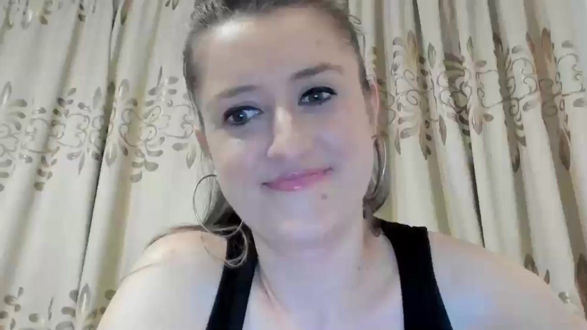 Gallery image thumbnail from BestDream's myfreecams stream on, 05/16/2024, 21:15 image 9 of 20