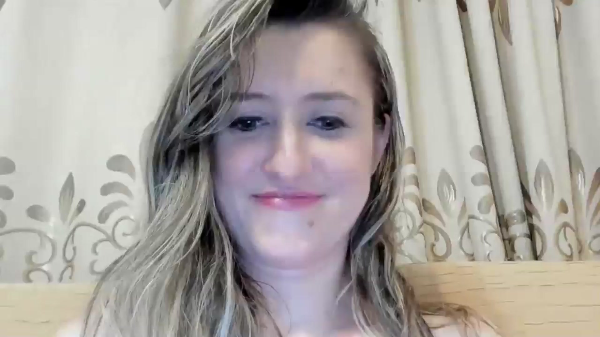 Gallery image thumbnail from BestDream's myfreecams stream on, 05/18/2024, 23:08 image 18 of 20