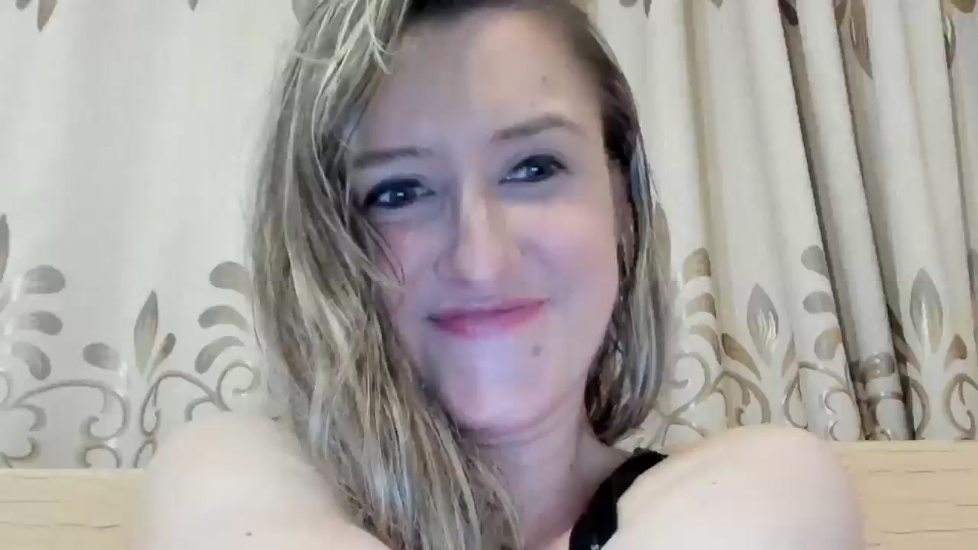 Gallery image thumbnail from BestDream's myfreecams stream on, 05/18/2024, 23:08 image 1 of 20