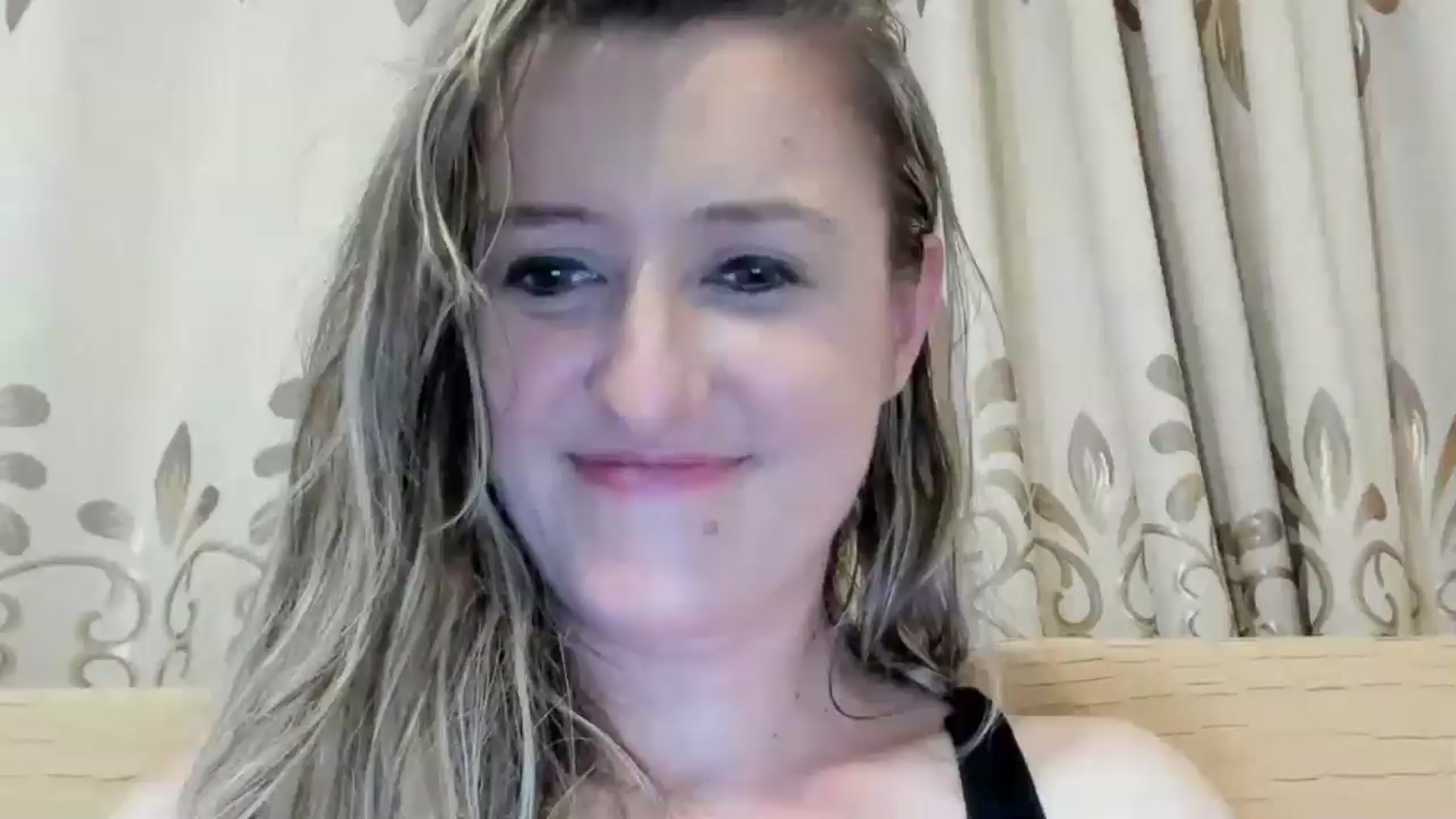 Gallery image thumbnail from BestDream's myfreecams stream on, 05/18/2024, 23:08 image 14 of 20