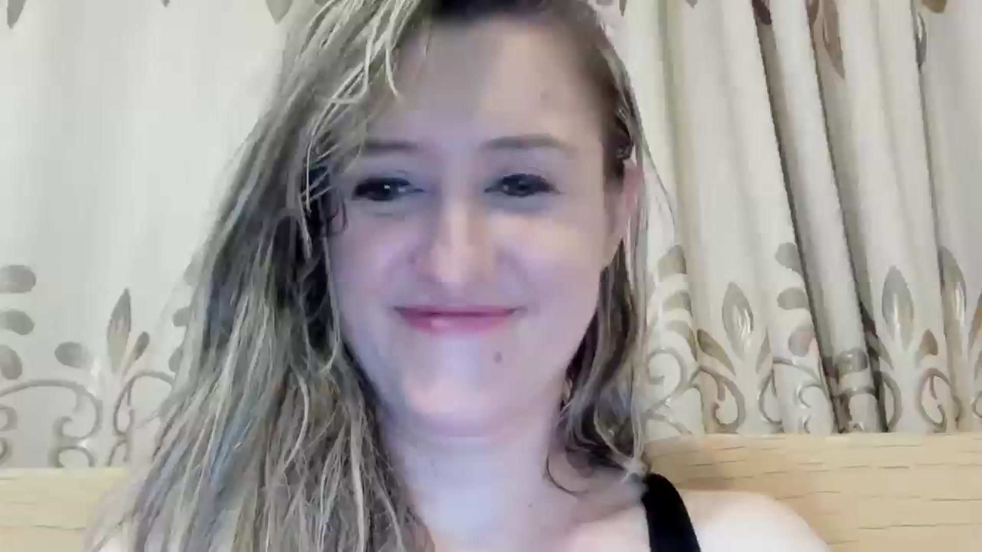 Gallery image thumbnail from BestDream's myfreecams stream on, 05/18/2024, 23:08 image 12 of 20