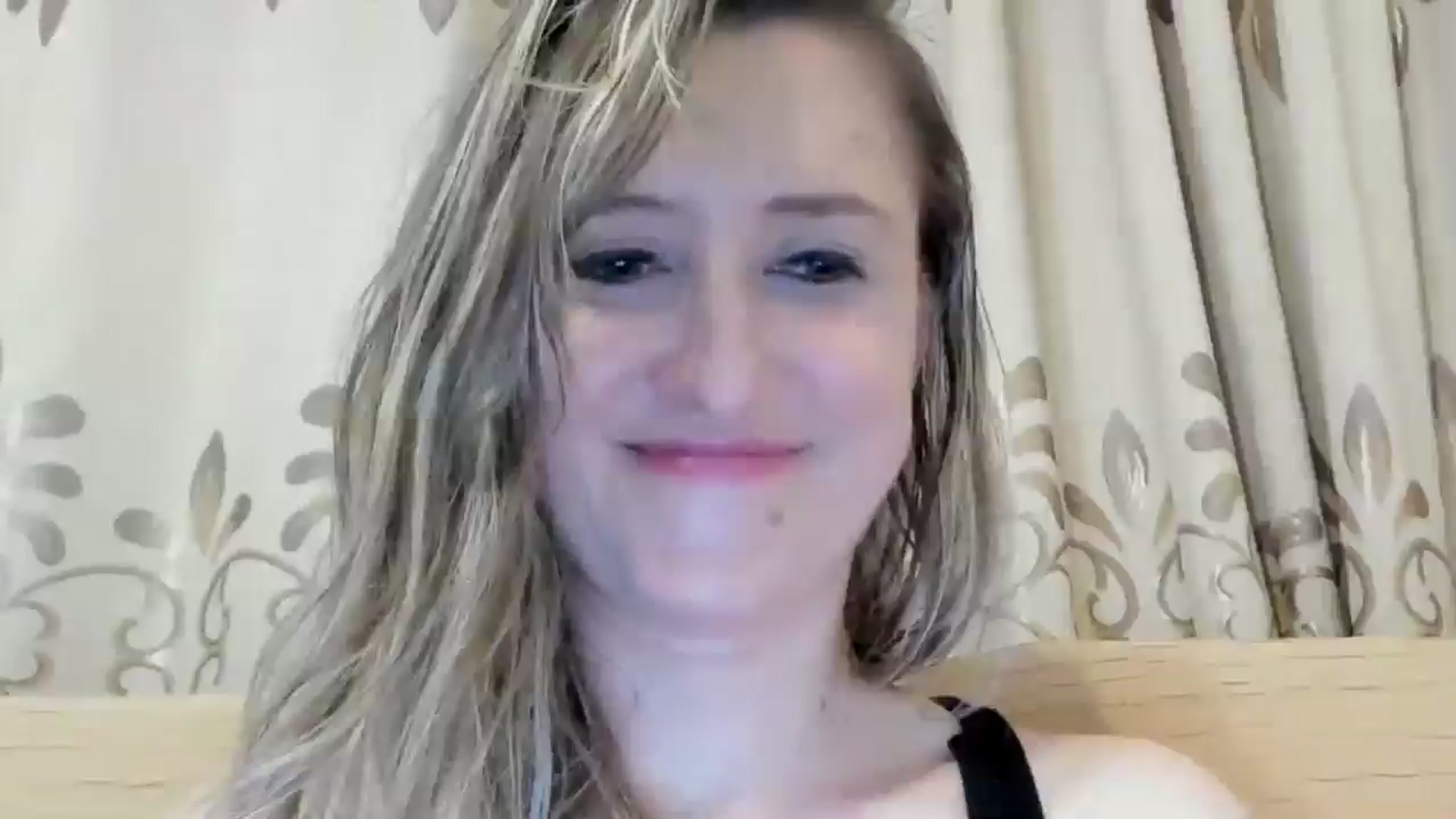 Gallery image thumbnail from BestDream's myfreecams stream on, 05/18/2024, 23:08 image 7 of 20