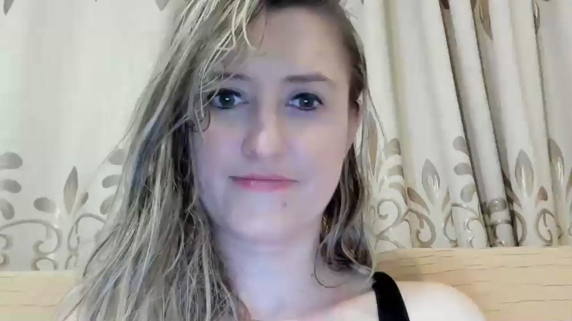 Gallery image thumbnail from BestDream's myfreecams stream on, 05/18/2024, 23:08 image 13 of 20