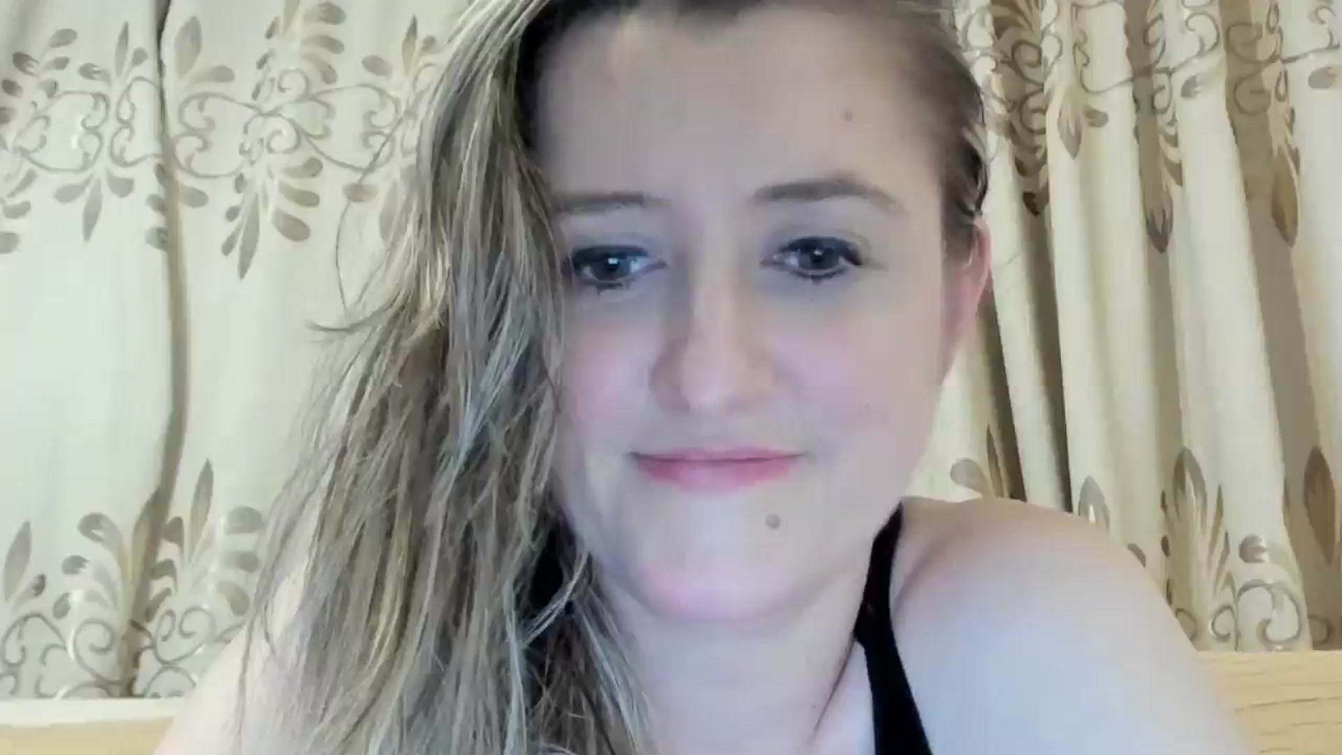Gallery image thumbnail from BestDream's myfreecams stream on, 05/19/2024, 24:17 image 1 of 20