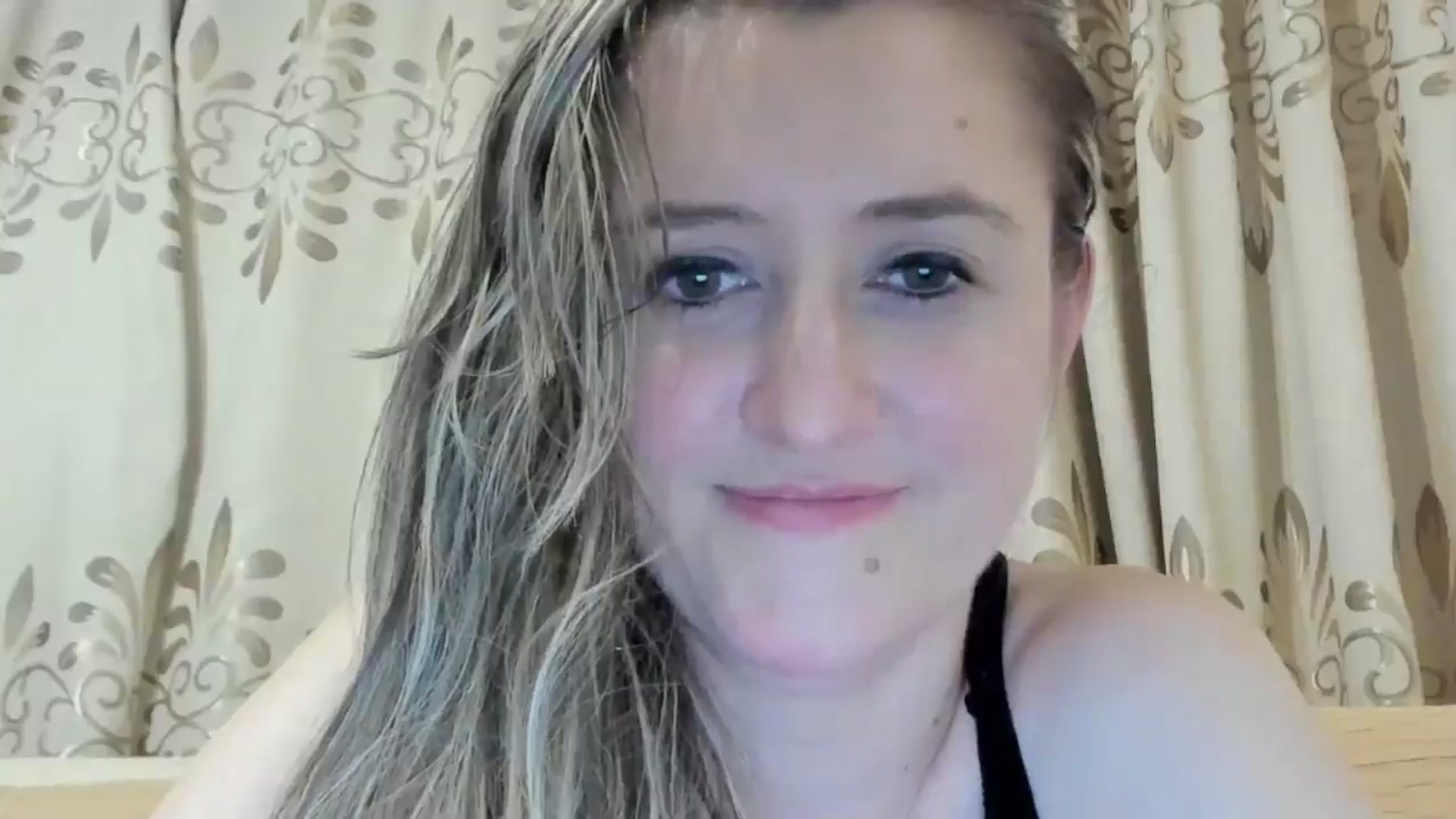 Gallery image thumbnail from BestDream's myfreecams stream on, 05/19/2024, 24:17 image 11 of 20