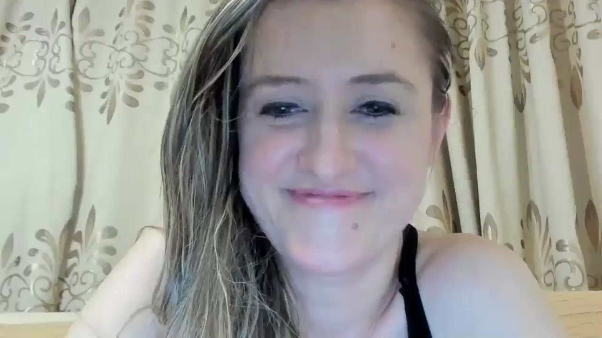 Gallery image thumbnail from BestDream's myfreecams stream on, 05/19/2024, 24:17 image 20 of 20