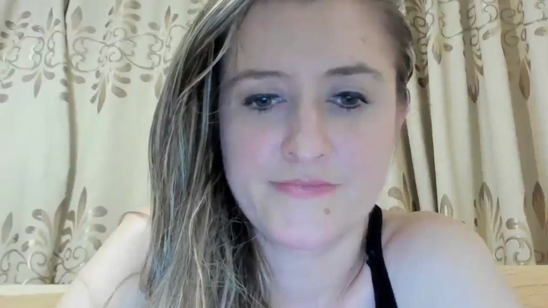 Gallery image thumbnail from BestDream's myfreecams stream on, 05/19/2024, 24:17 image 19 of 20