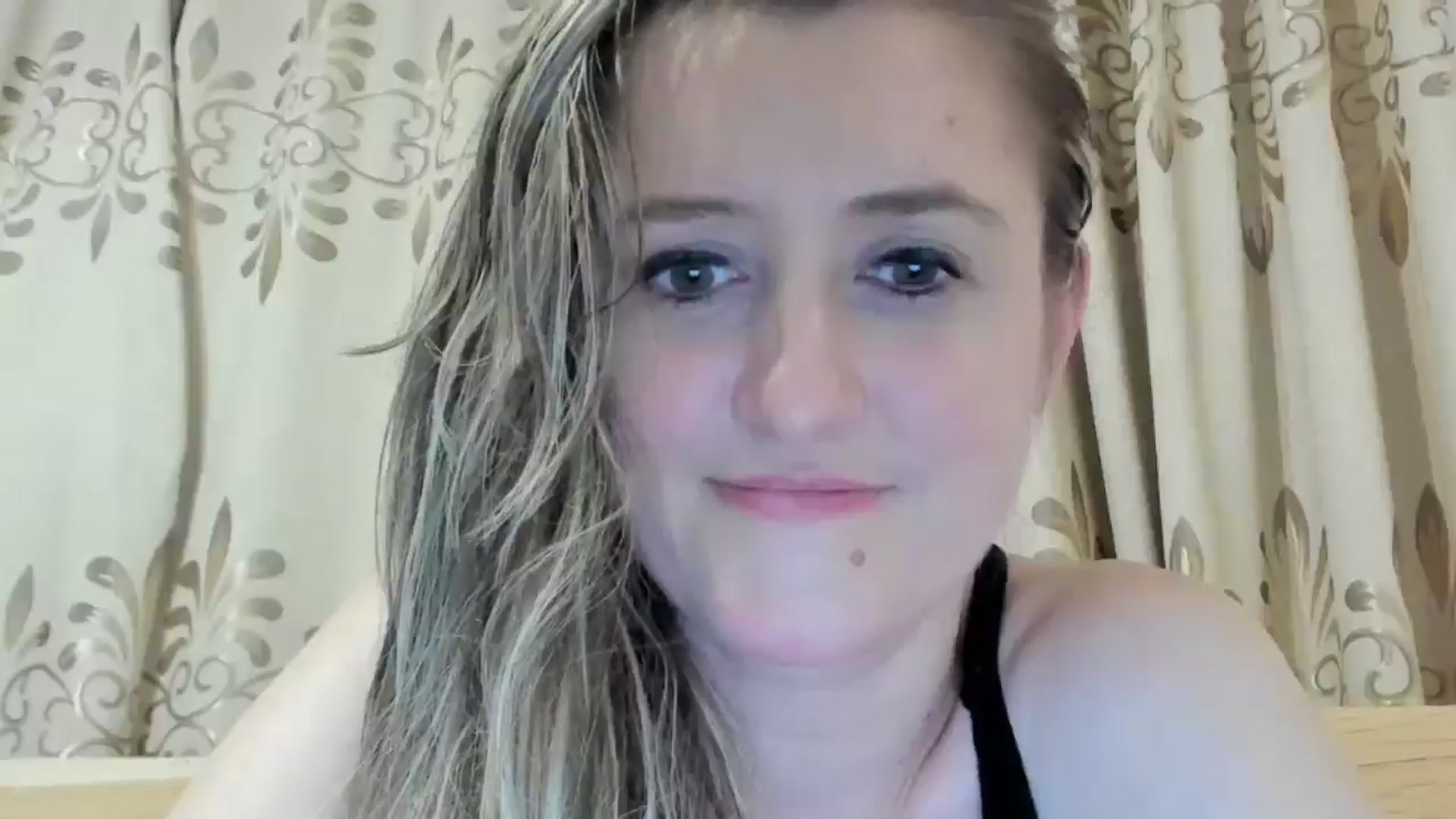 Gallery image thumbnail from BestDream's myfreecams stream on, 05/19/2024, 24:17 image 8 of 20
