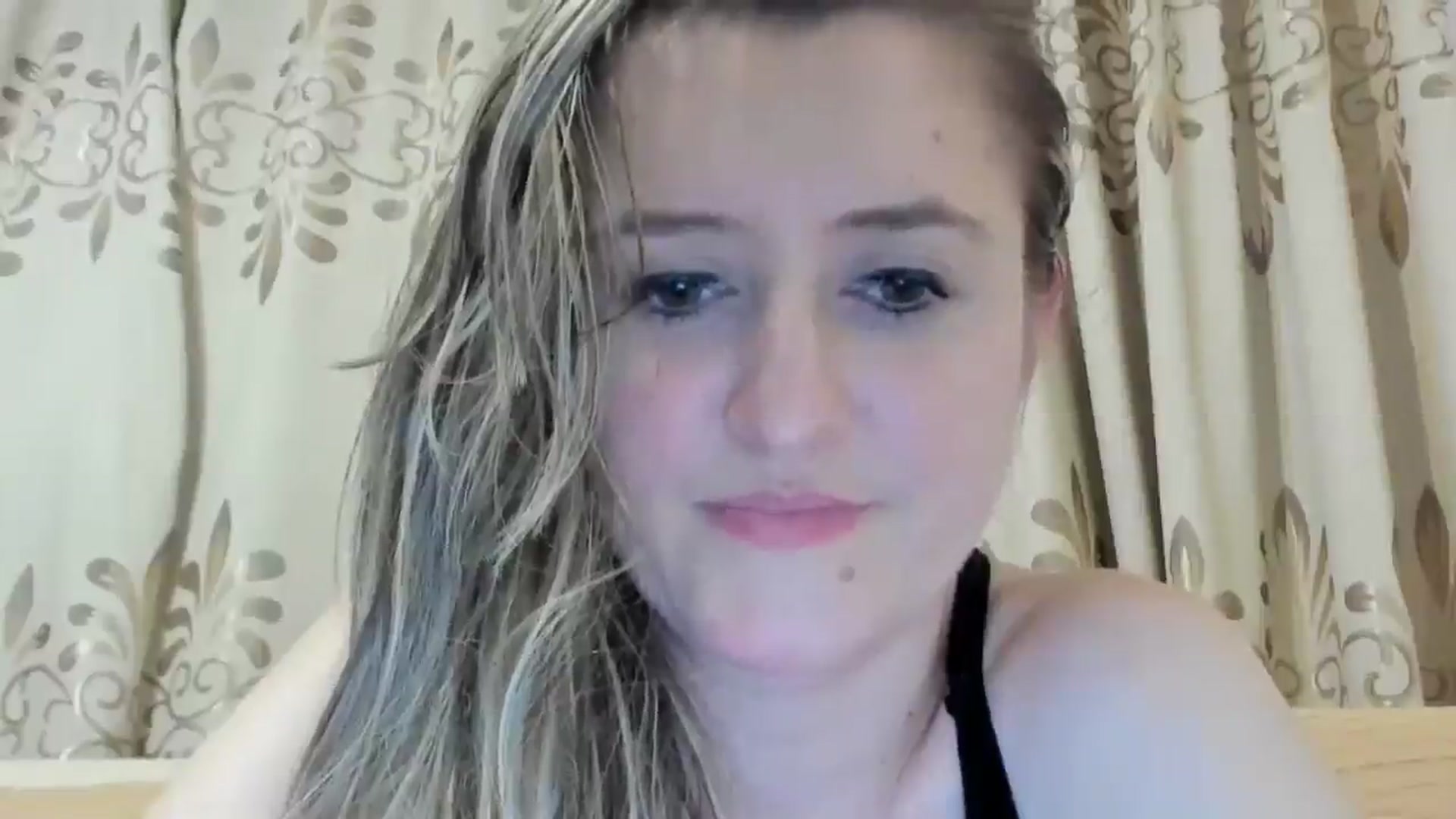 Gallery image thumbnail from BestDream's myfreecams stream on, 05/19/2024, 24:17 image 9 of 20