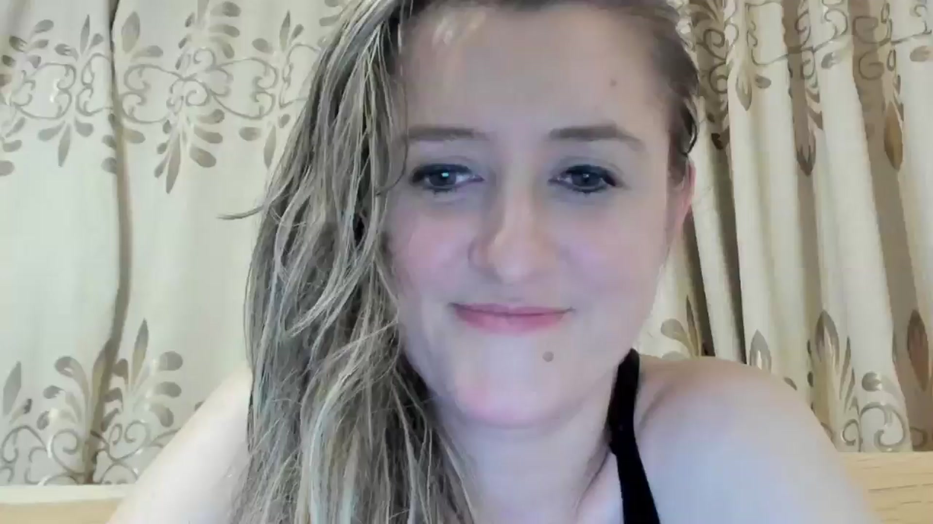 Gallery image thumbnail from BestDream's myfreecams stream on, 05/19/2024, 24:17 image 5 of 20