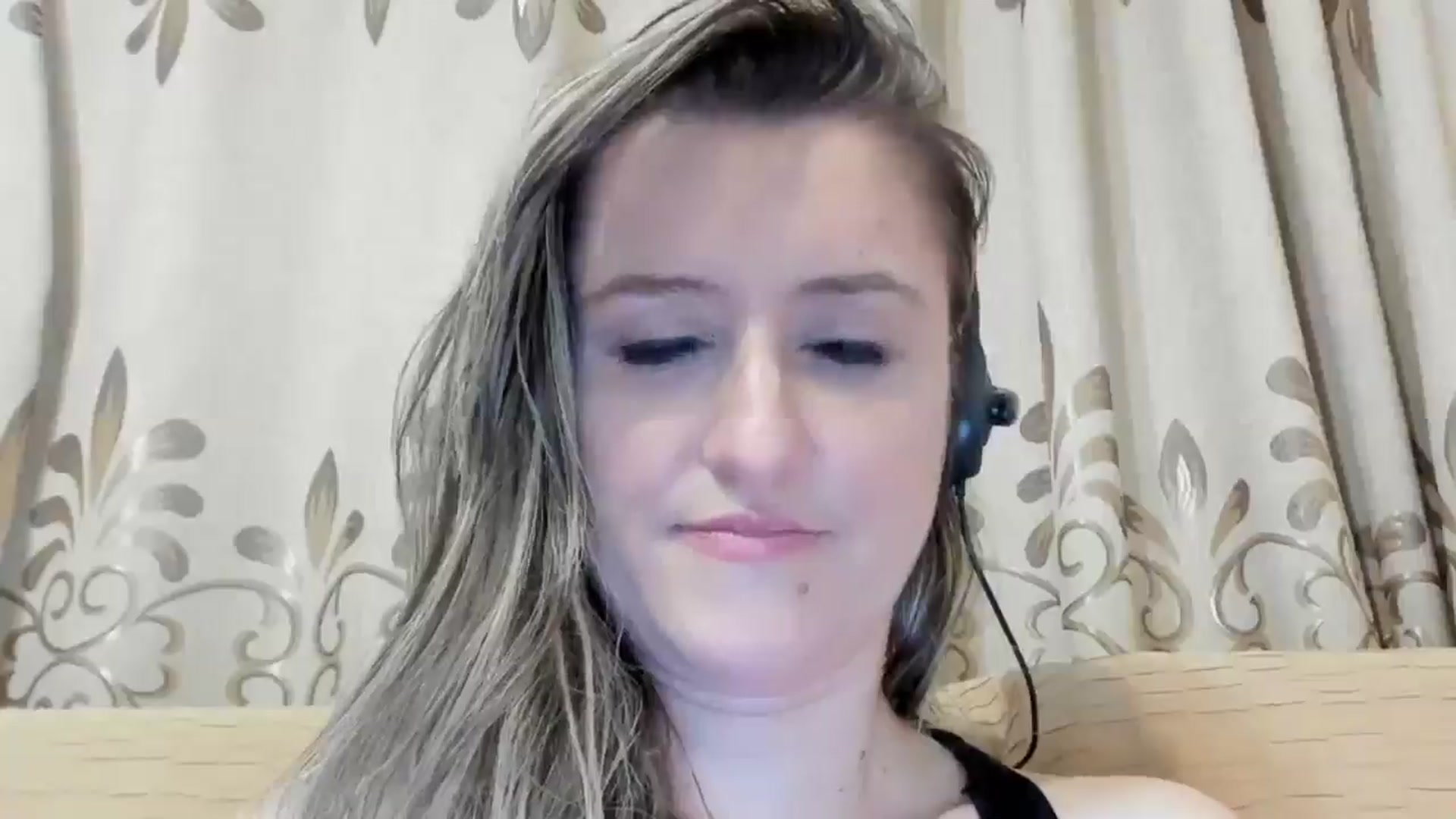 Gallery image thumbnail from BestDream's myfreecams stream on, 05/19/2024, 02:13 image 17 of 20