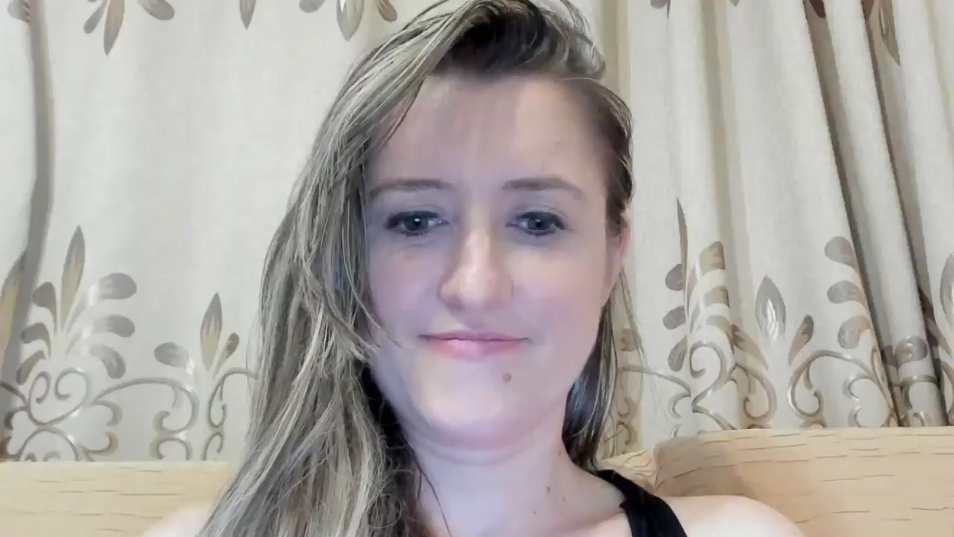 Gallery image thumbnail from BestDream's myfreecams stream on, 05/19/2024, 02:13 image 8 of 20
