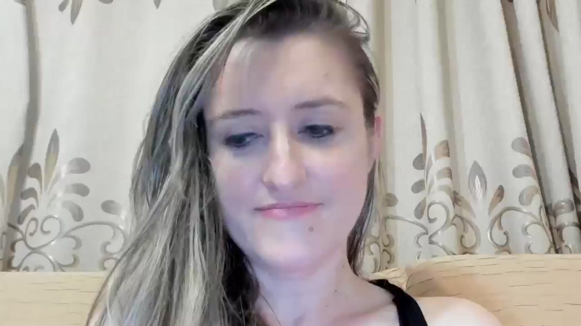 Gallery image thumbnail from BestDream's myfreecams stream on, 05/19/2024, 02:13 image 4 of 20