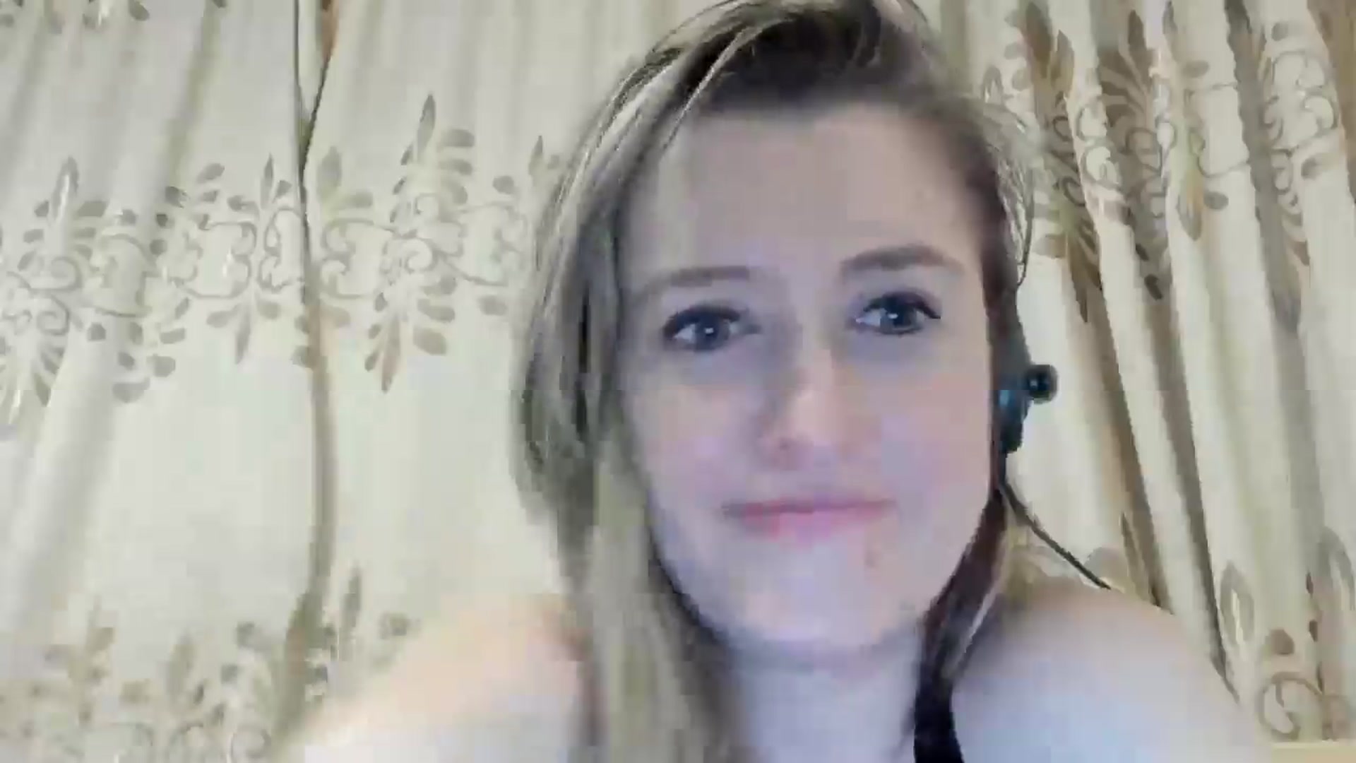 Gallery image thumbnail from BestDream's myfreecams stream on, 05/19/2024, 03:00 image 15 of 20