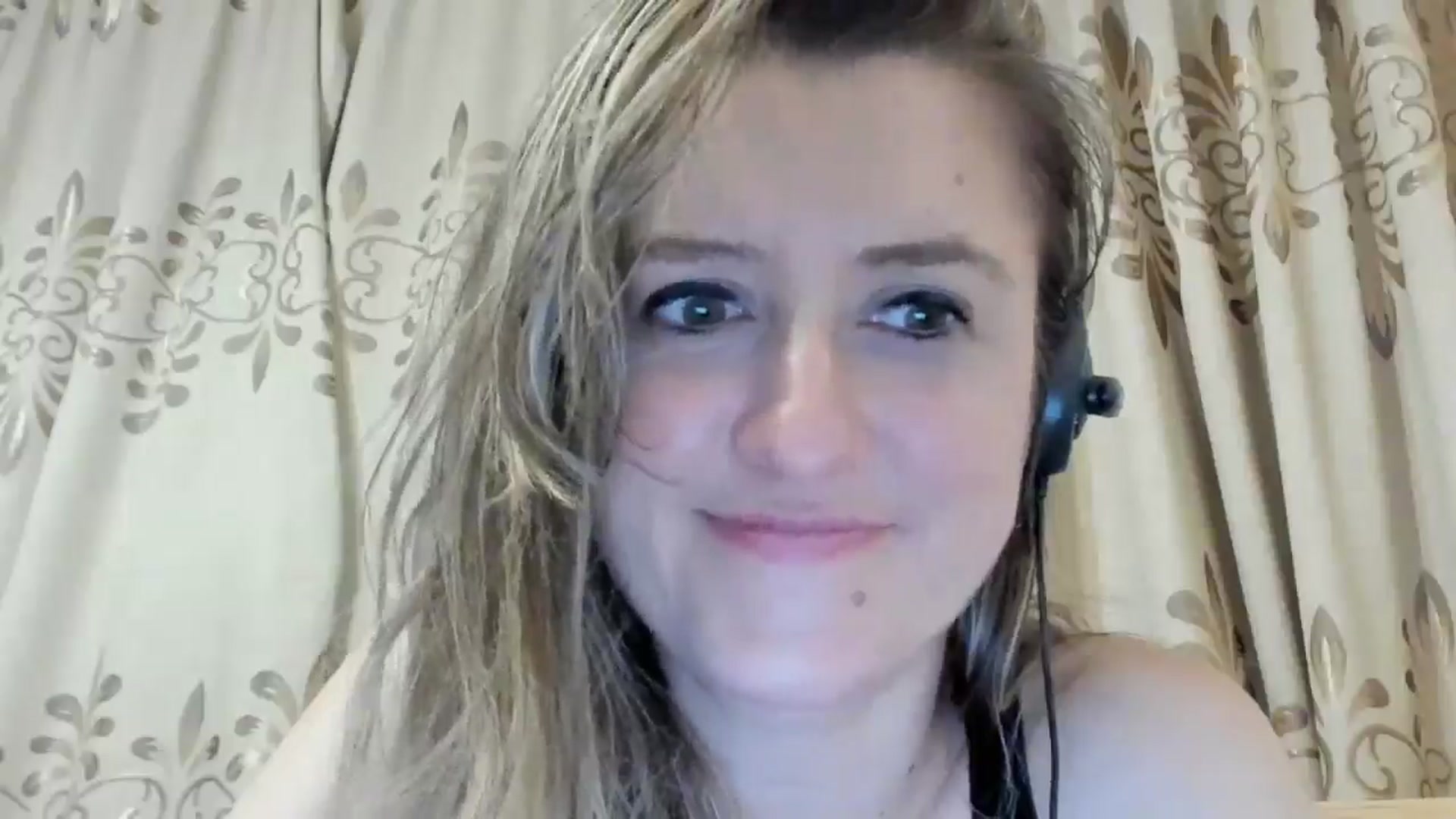 Gallery image thumbnail from BestDream's myfreecams stream on, 05/19/2024, 03:00 image 2 of 20