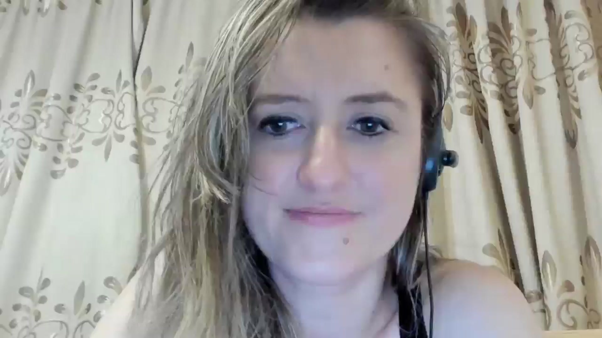 Gallery image thumbnail from BestDream's myfreecams stream on, 05/19/2024, 03:00 image 1 of 20