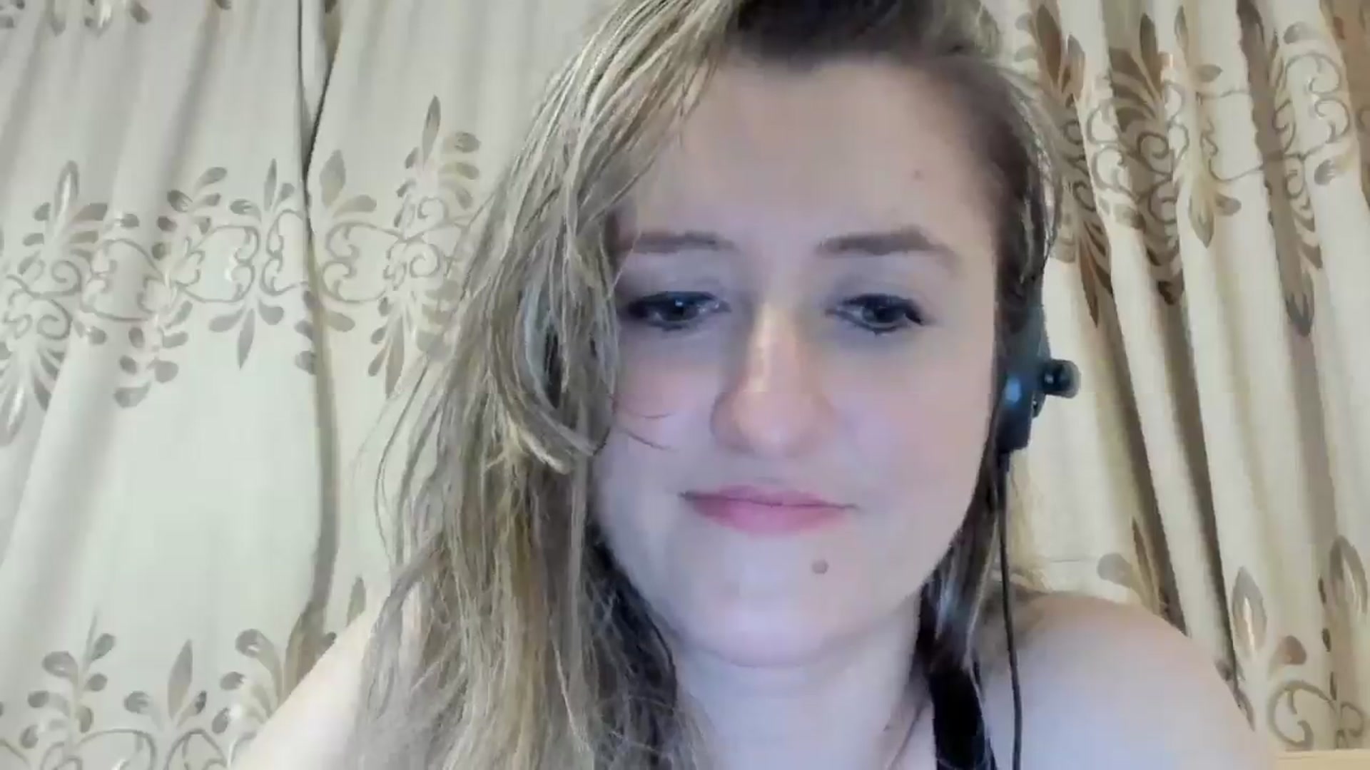 Gallery image thumbnail from BestDream's myfreecams stream on, 05/19/2024, 03:00 image 5 of 20