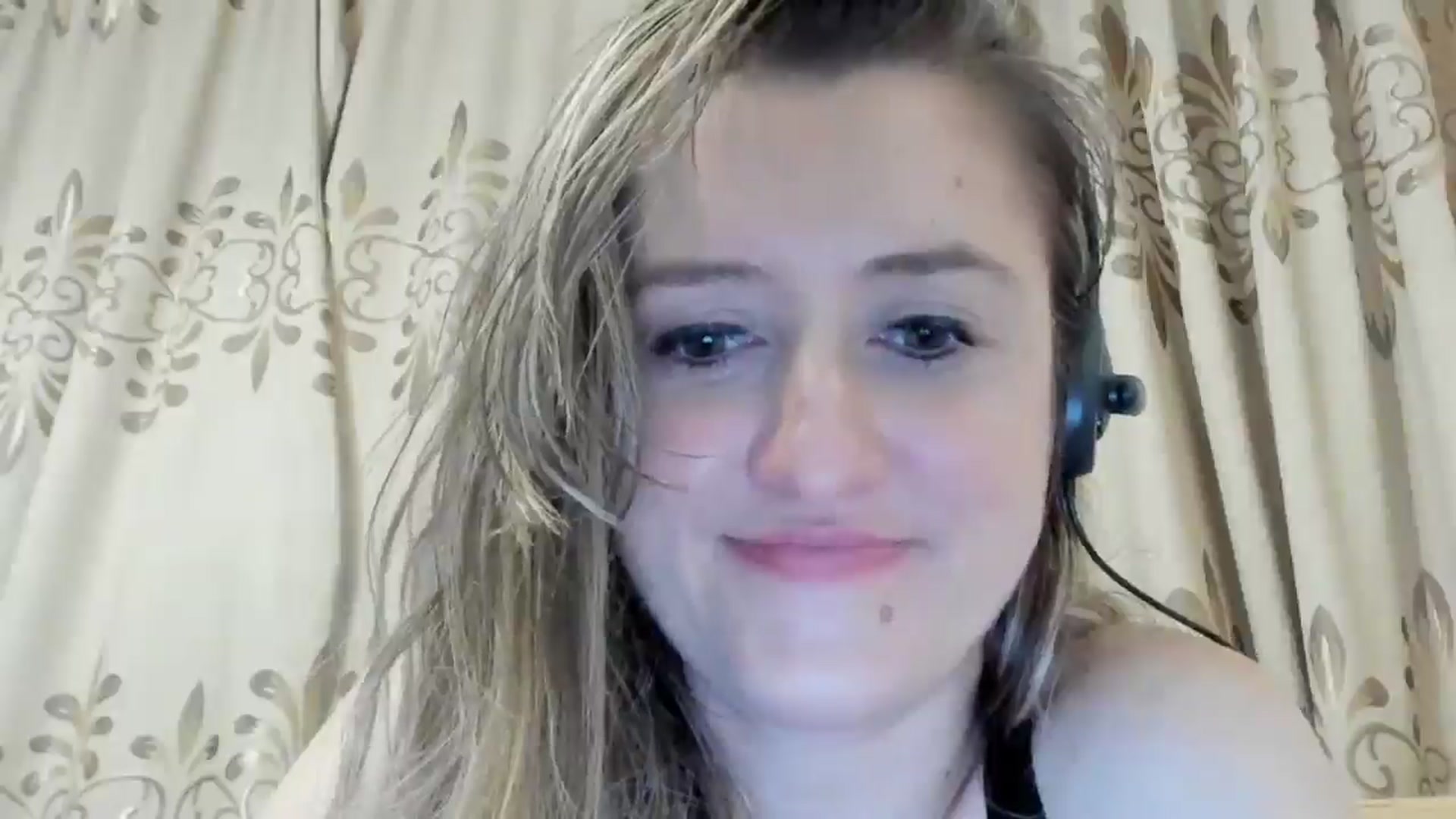 Gallery image thumbnail from BestDream's myfreecams stream on, 05/19/2024, 03:00 image 7 of 20
