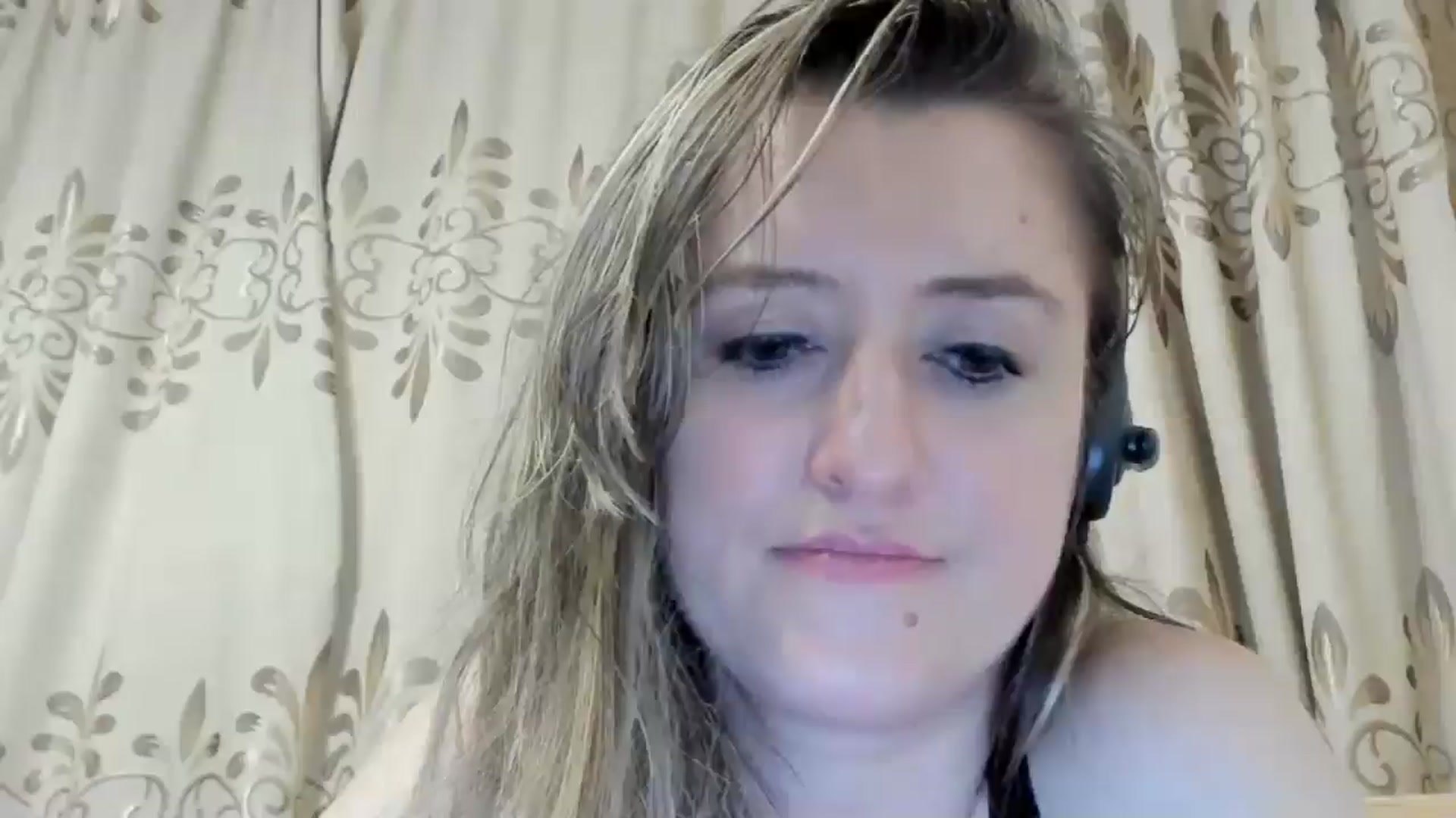 Gallery image thumbnail from BestDream's myfreecams stream on, 05/19/2024, 03:00 image 13 of 20