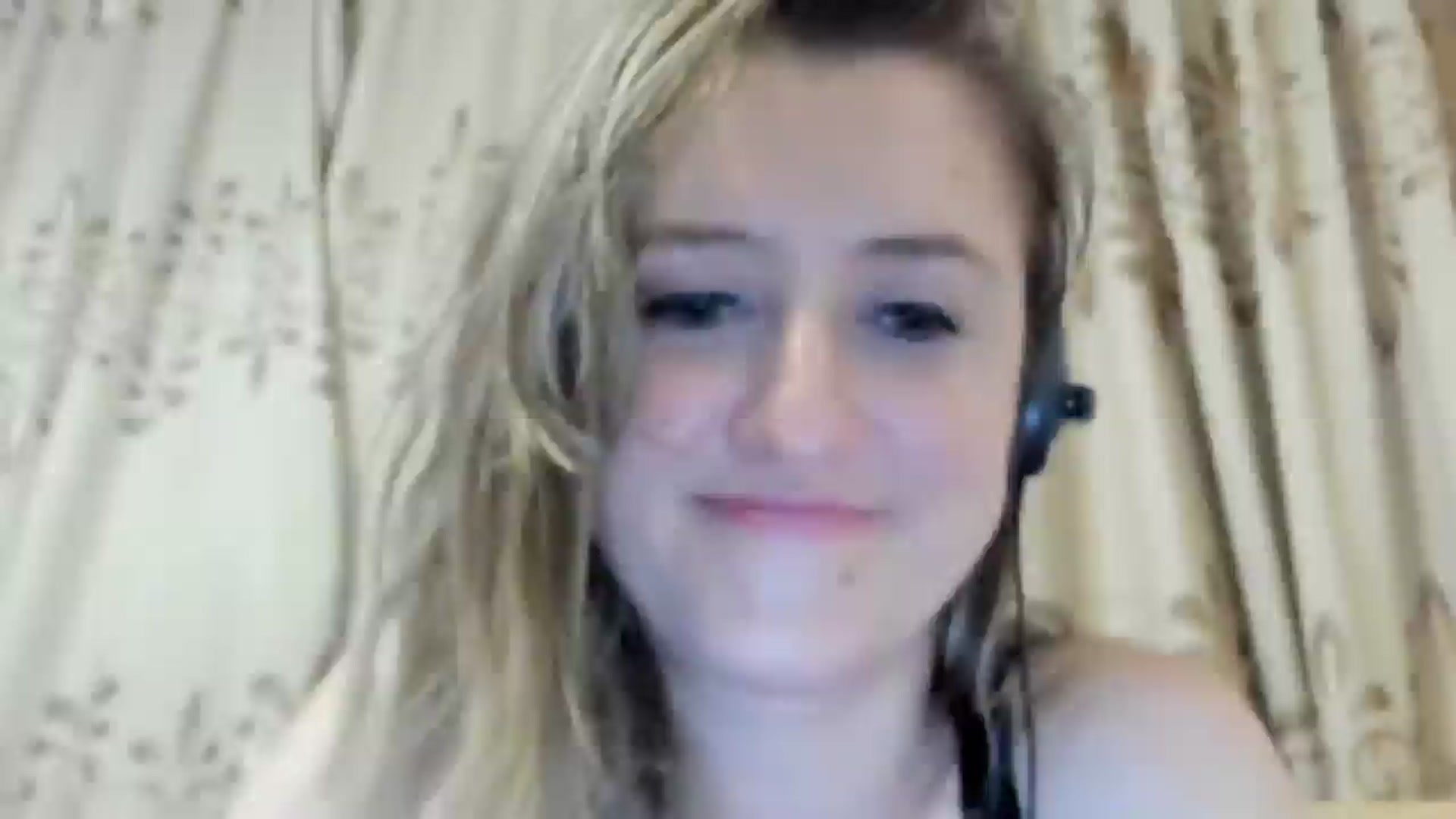 Gallery image thumbnail from BestDream's myfreecams stream on, 05/19/2024, 03:00 image 4 of 20