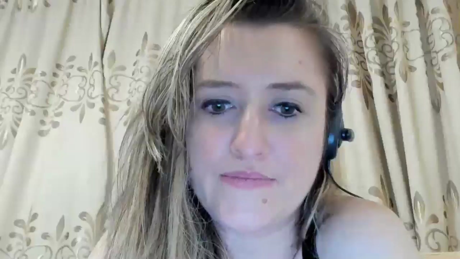 Gallery image thumbnail from BestDream's myfreecams stream on, 05/19/2024, 03:00 image 9 of 20