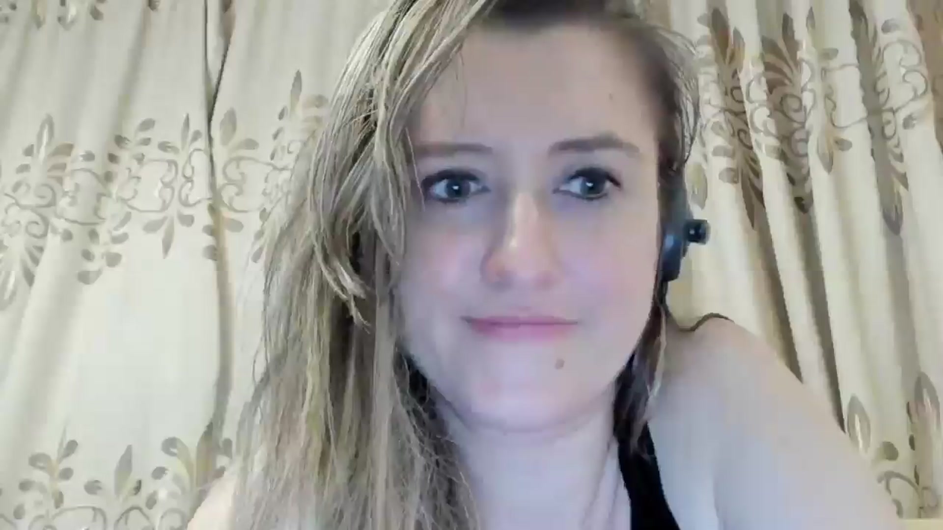 Gallery image thumbnail from BestDream's myfreecams stream on, 05/19/2024, 03:00 image 10 of 20