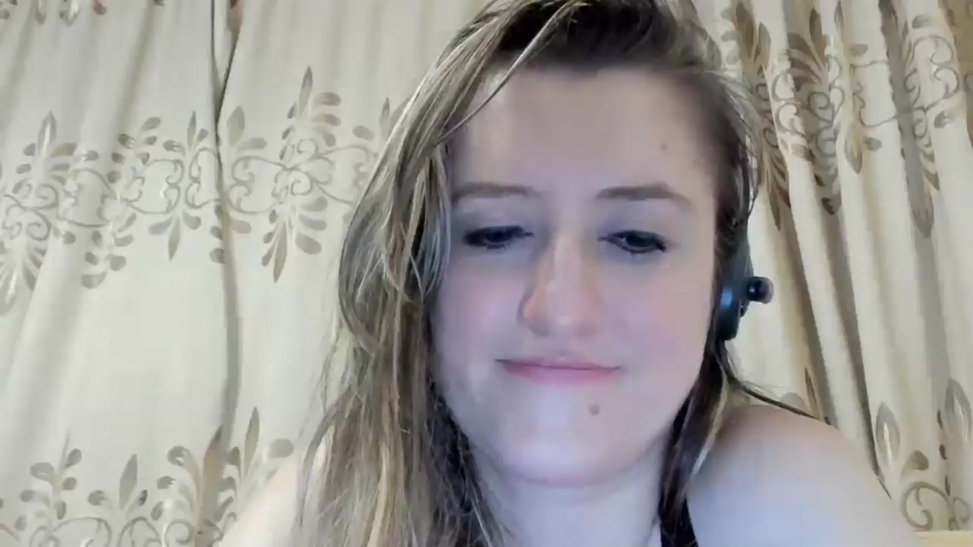 Gallery image thumbnail from BestDream's myfreecams stream on, 05/19/2024, 03:00 image 17 of 20