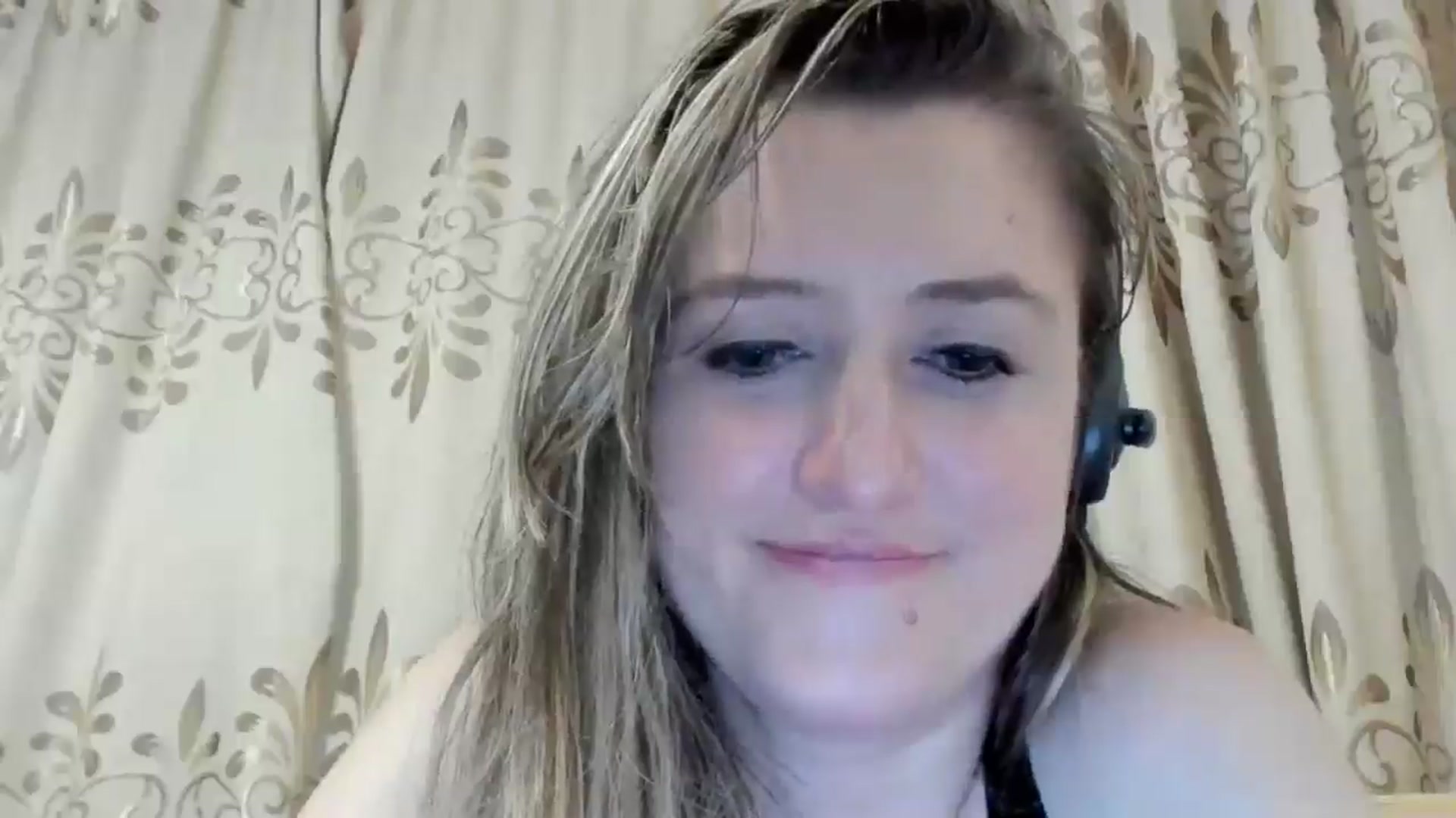 Gallery image thumbnail from BestDream's myfreecams stream on, 05/19/2024, 03:00 image 14 of 20