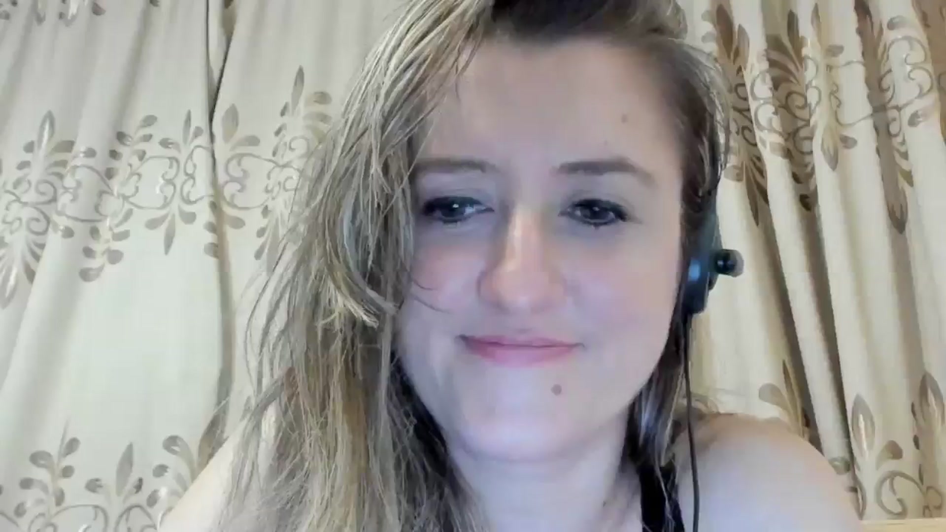 Gallery image thumbnail from BestDream's myfreecams stream on, 05/19/2024, 03:00 image 3 of 20
