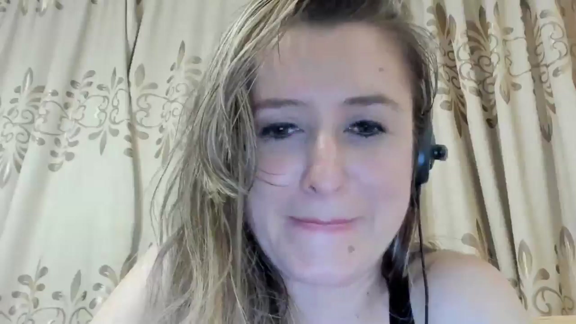 Gallery image thumbnail from BestDream's myfreecams stream on, 05/19/2024, 03:00 image 6 of 20