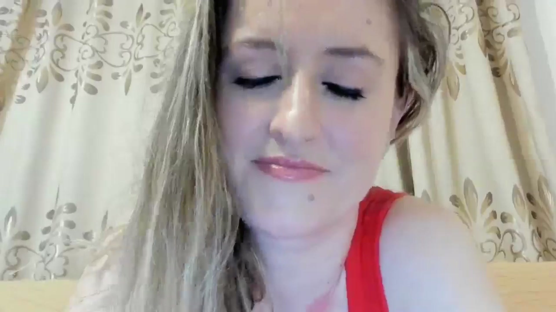 Gallery image thumbnail from BestDream's myfreecams stream on, 05/20/2024, 24:30 image 14 of 20