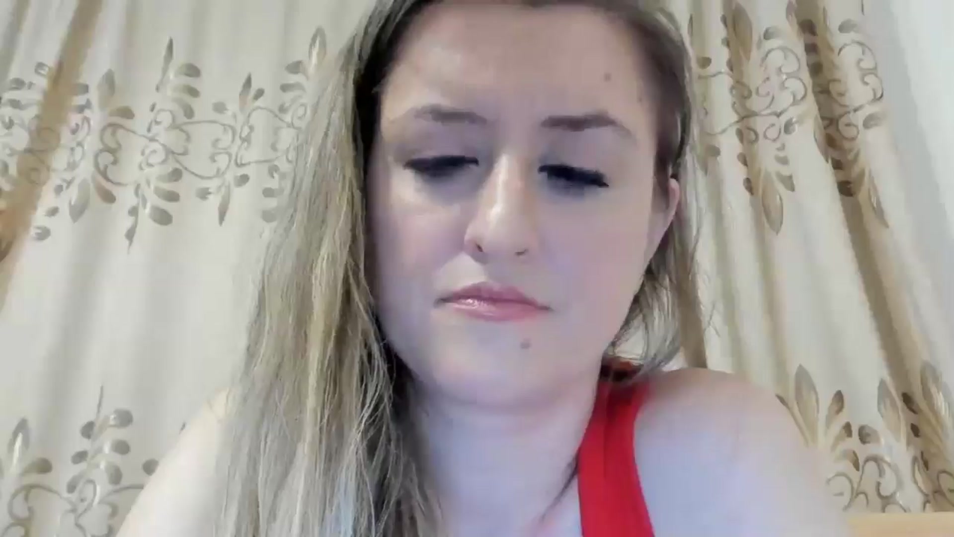 Gallery image thumbnail from BestDream's myfreecams stream on, 05/20/2024, 24:52 image 14 of 20