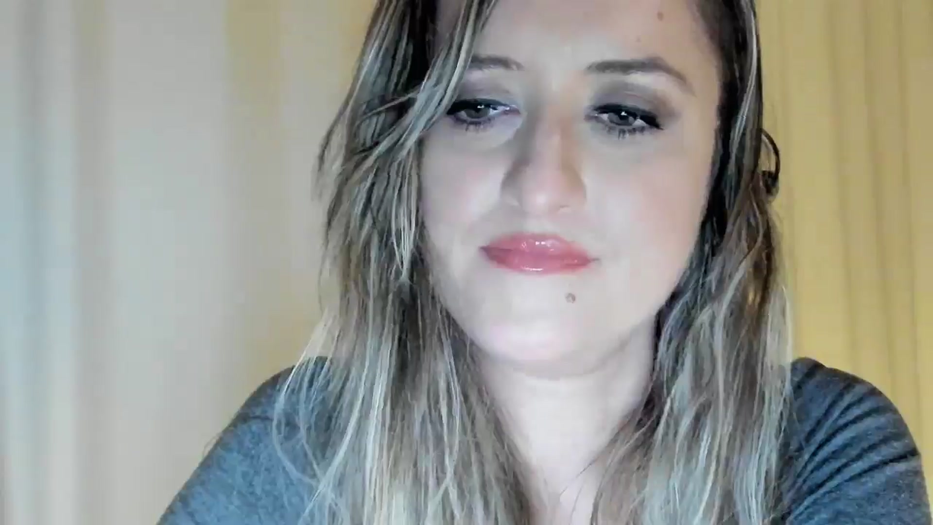 Gallery image thumbnail from BestDream's myfreecams stream on, 05/22/2024, 23:36 image 7 of 20