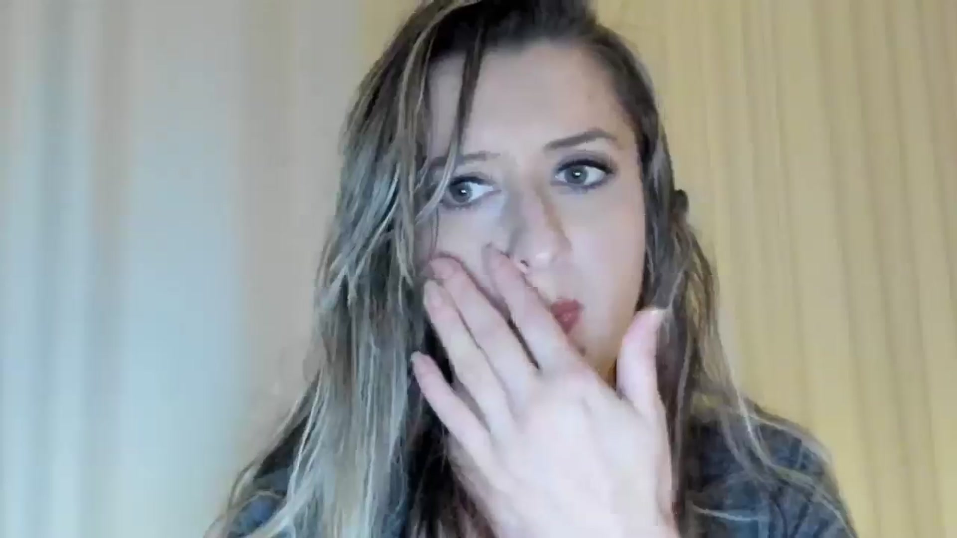 Gallery image thumbnail from BestDream's myfreecams stream on, 05/23/2024, 24:15 image 16 of 20