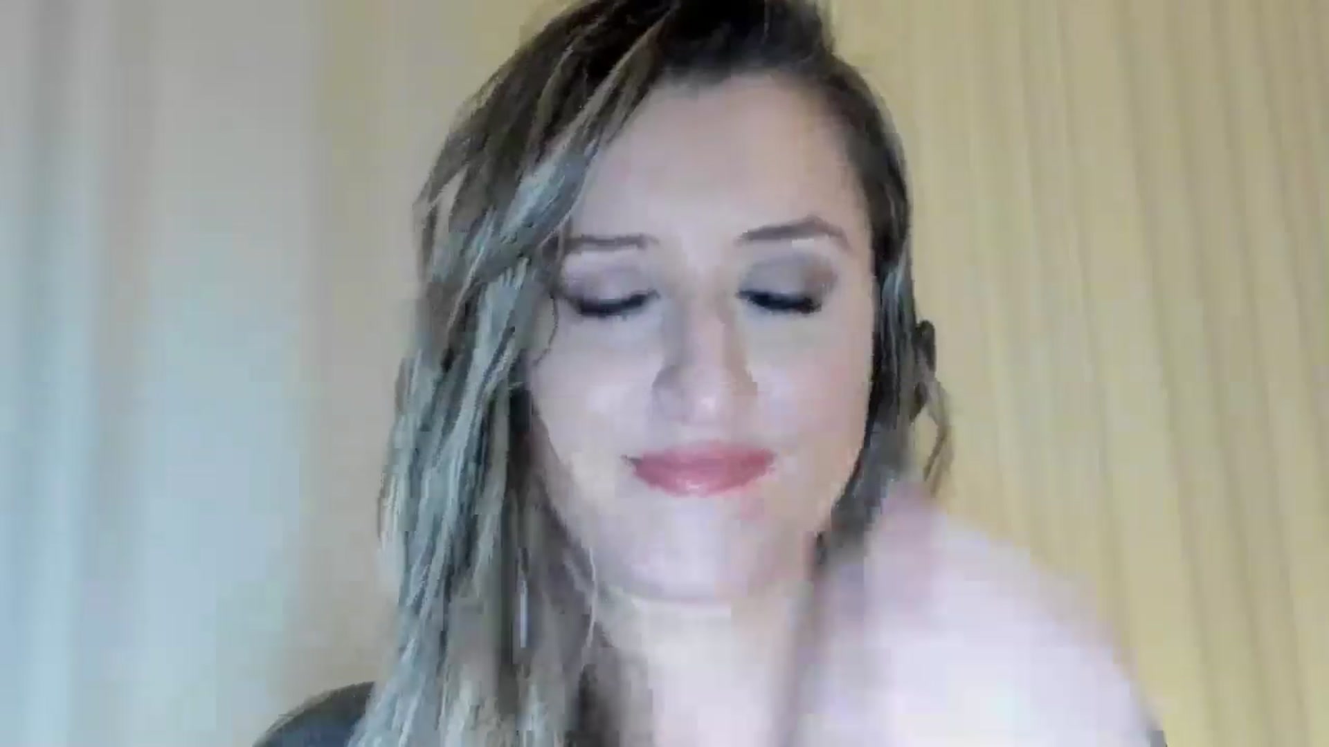 Gallery image thumbnail from BestDream's myfreecams stream on, 05/23/2024, 01:31 image 5 of 20