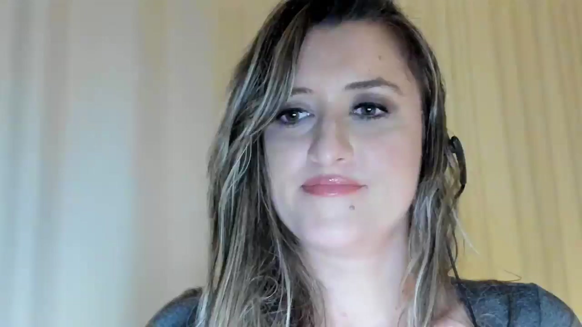 Gallery image thumbnail from BestDream's myfreecams stream on, 05/23/2024, 01:31 image 1 of 20