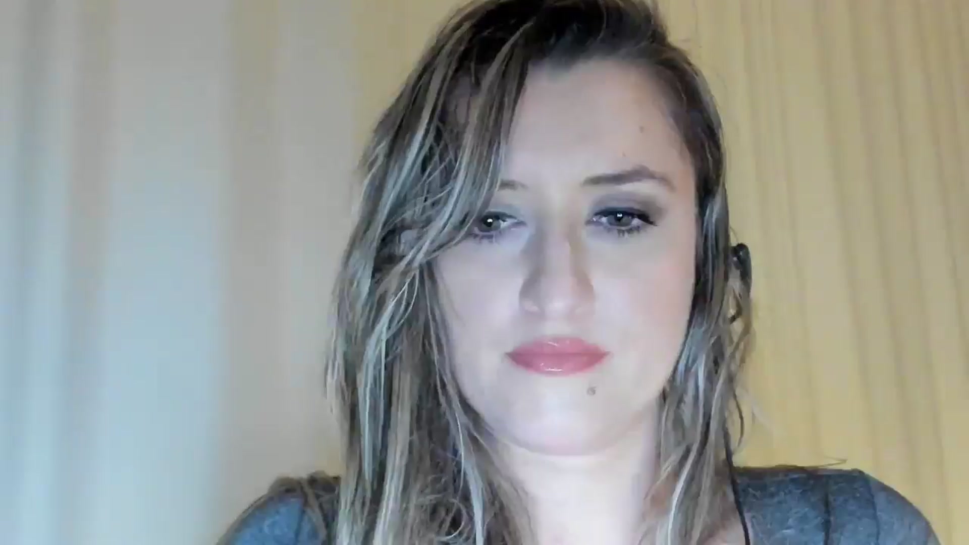 Gallery image thumbnail from BestDream's myfreecams stream on, 05/23/2024, 01:31 image 3 of 20